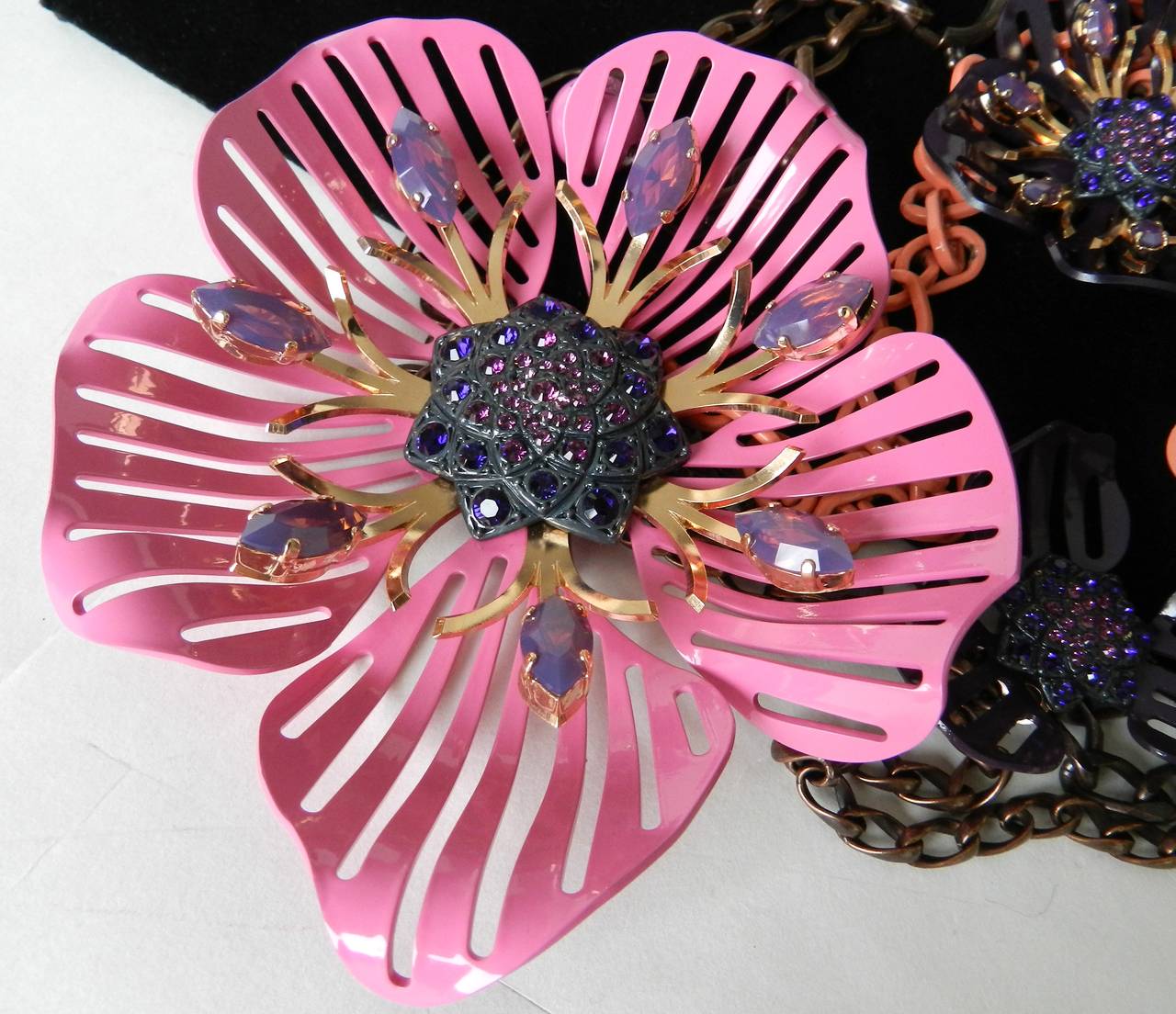 Lanvin Pink Enamel Flower Necklace In Excellent Condition In Toronto, ON