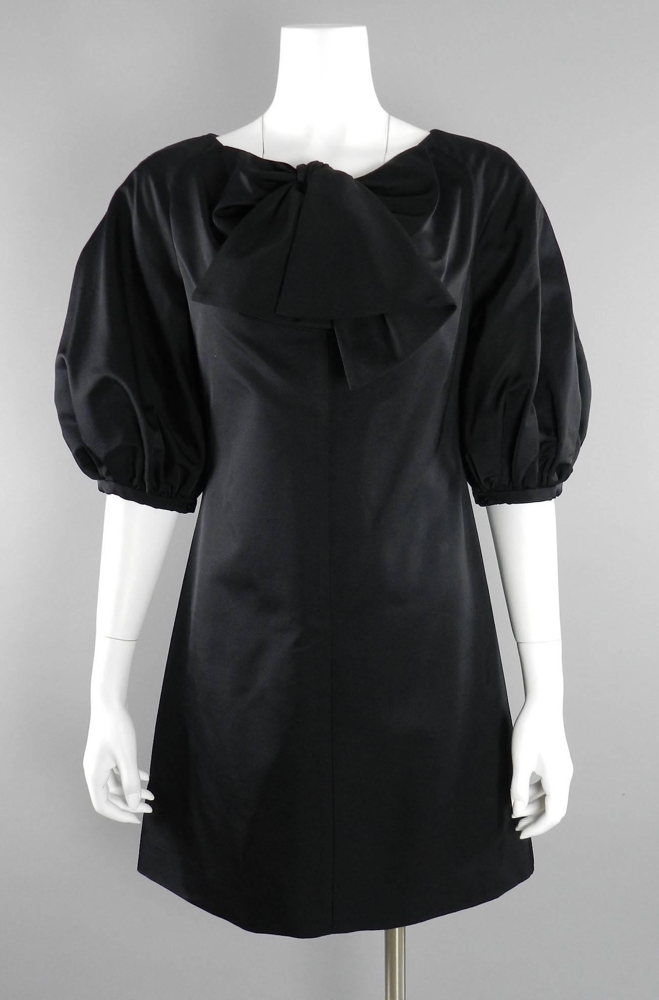 Giambattista Valli Black Satin Cocktail Dress with Bow 3