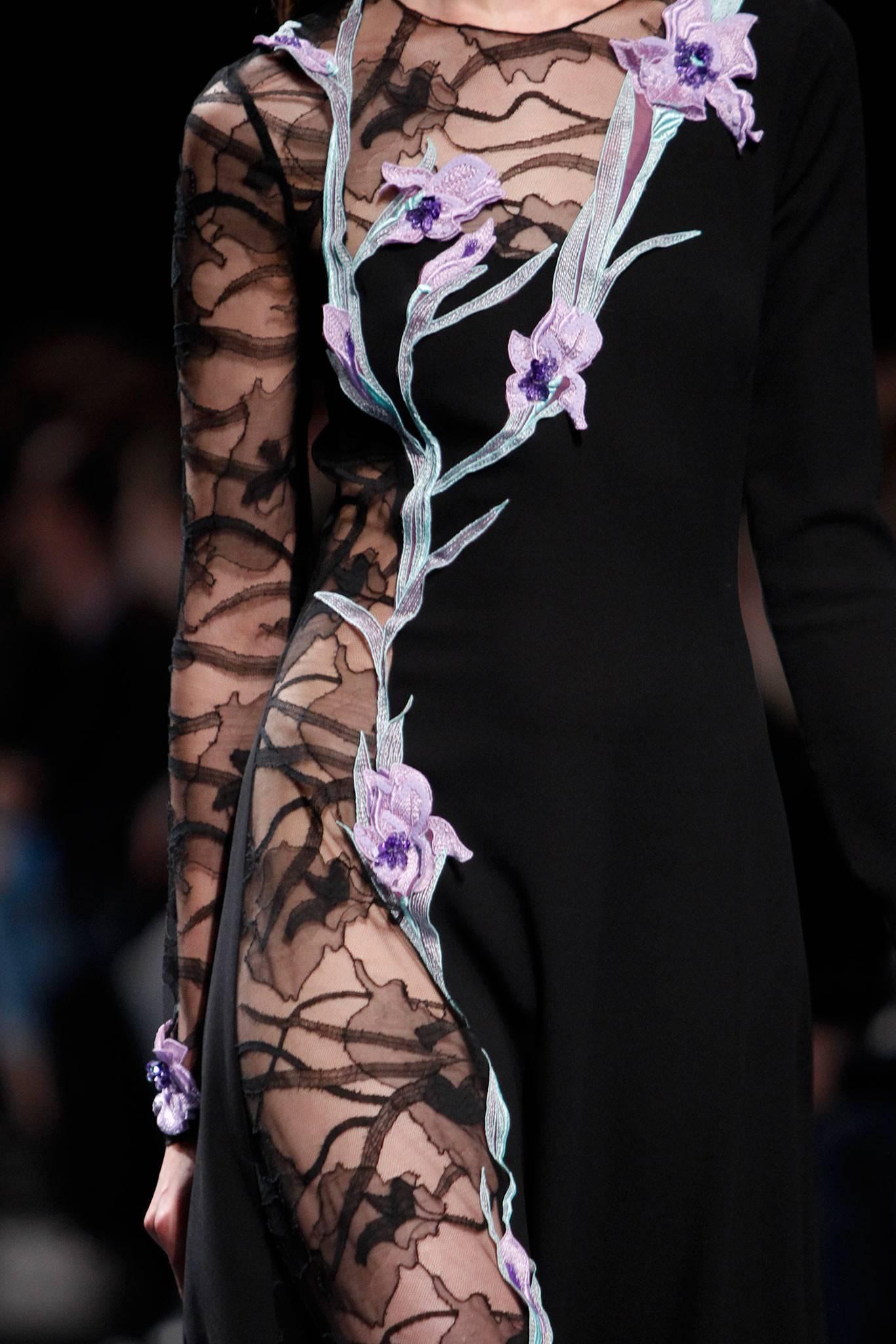 Women's Nina Ricci 2014 Black Gown - lace embroidered flowers