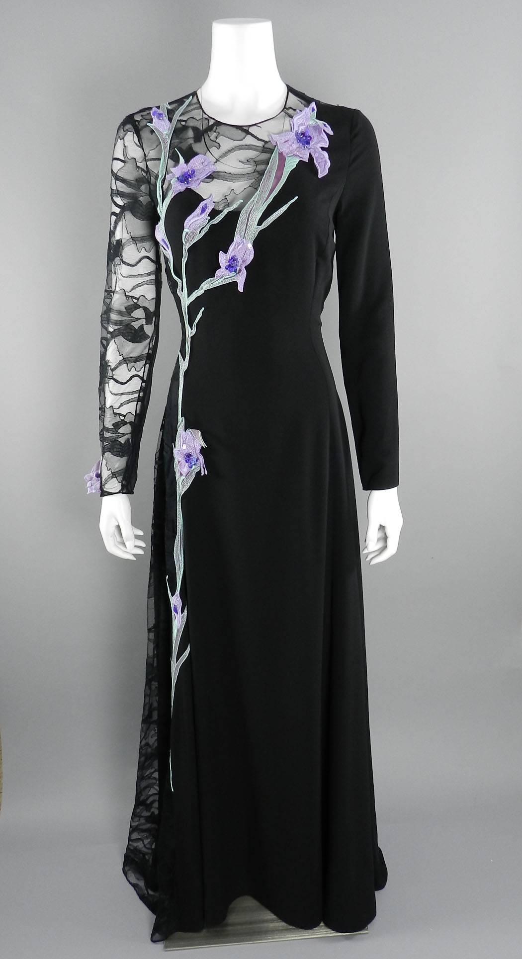 Nina Ricci 2014 Black Gown - lace embroidered flowers In Excellent Condition In Toronto, ON