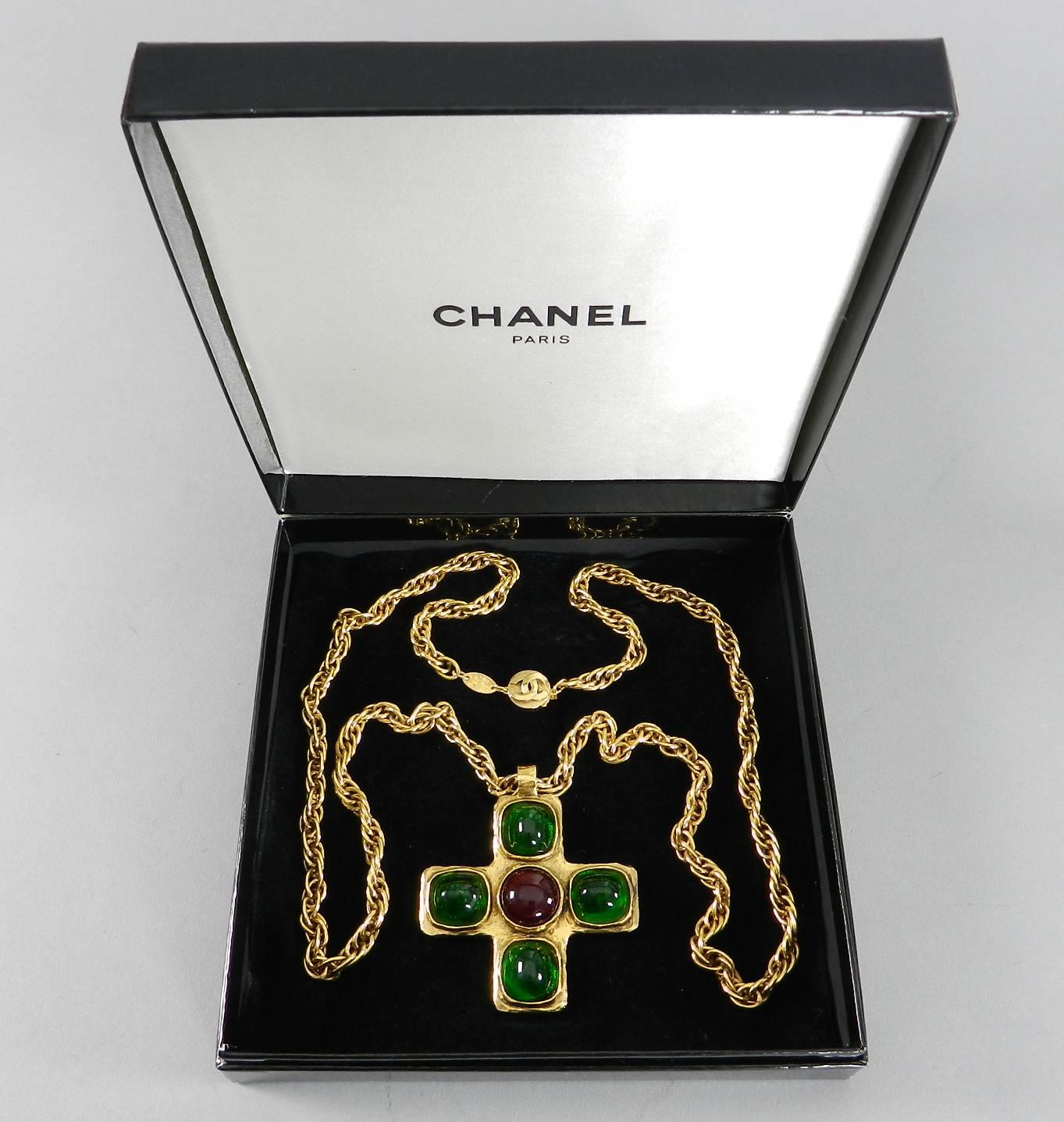 Chanel vintage dated 1982 Gripoix glass cross necklace in original box. Green and red glass with a CC logo clasp. The necklace has a 17