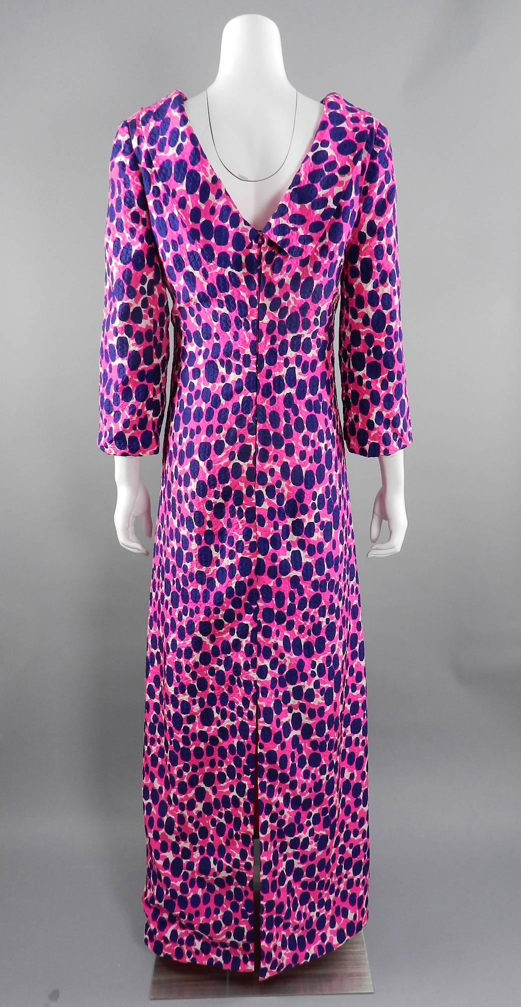 Vintage 1970’s Givenchy Haute  Couture Graphic Pink / navy Long Shift Dress In Excellent Condition In Toronto, ON
