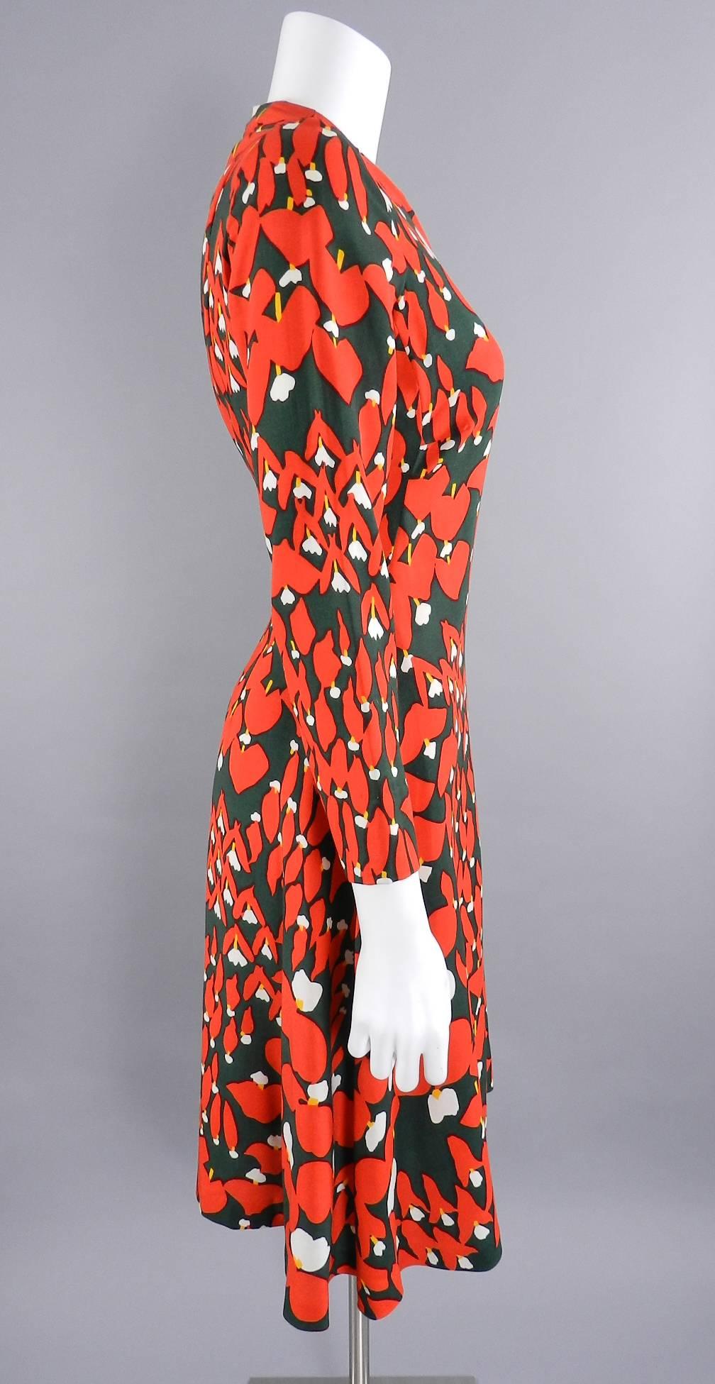Geoffrey Beene Vintage 1970's Red and Green Dress In Excellent Condition In Toronto, ON