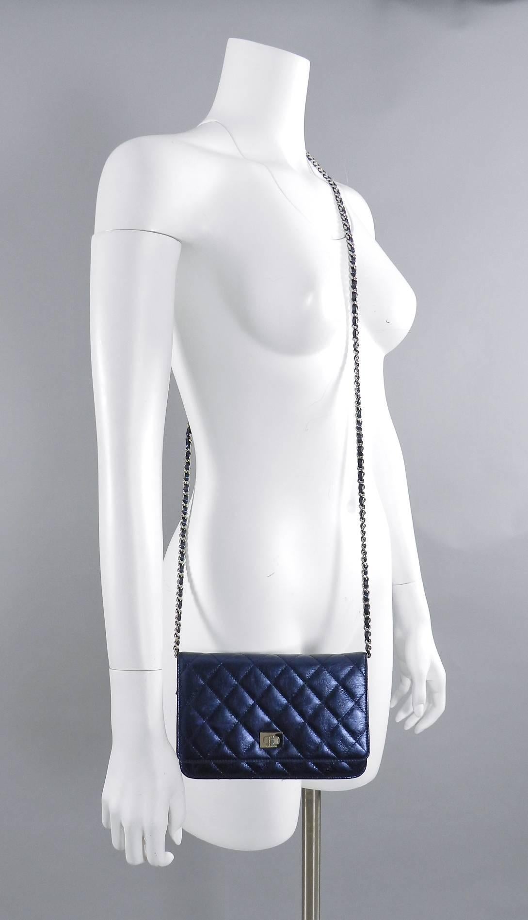 Chanel Quilted Wallet on a Chain WOC metallic Navy Silver Hardware In Excellent Condition In Toronto, ON