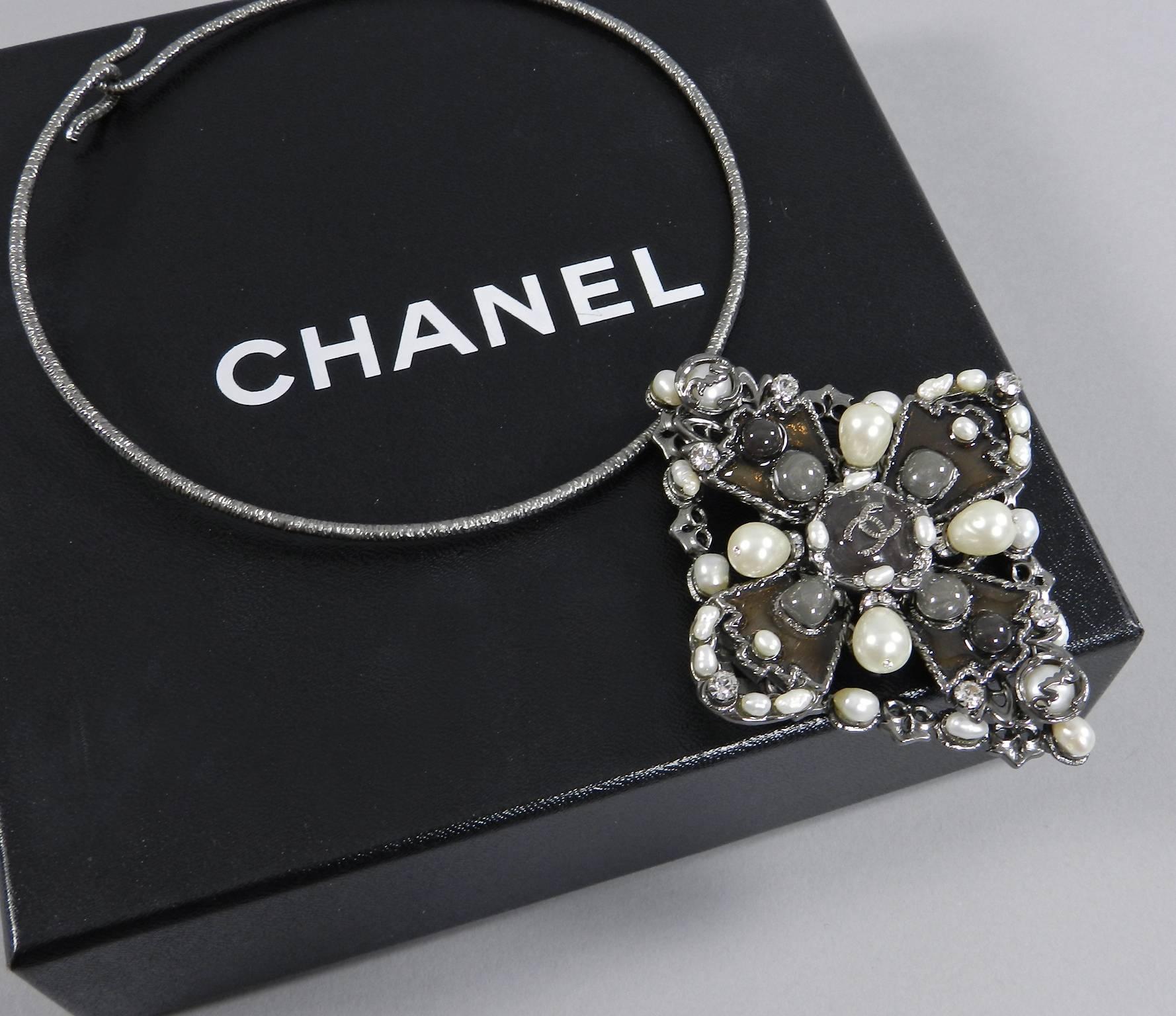 Women's CHANEL 10A Shanghai Collection Pearl Enamel Choker Necklace Brooch