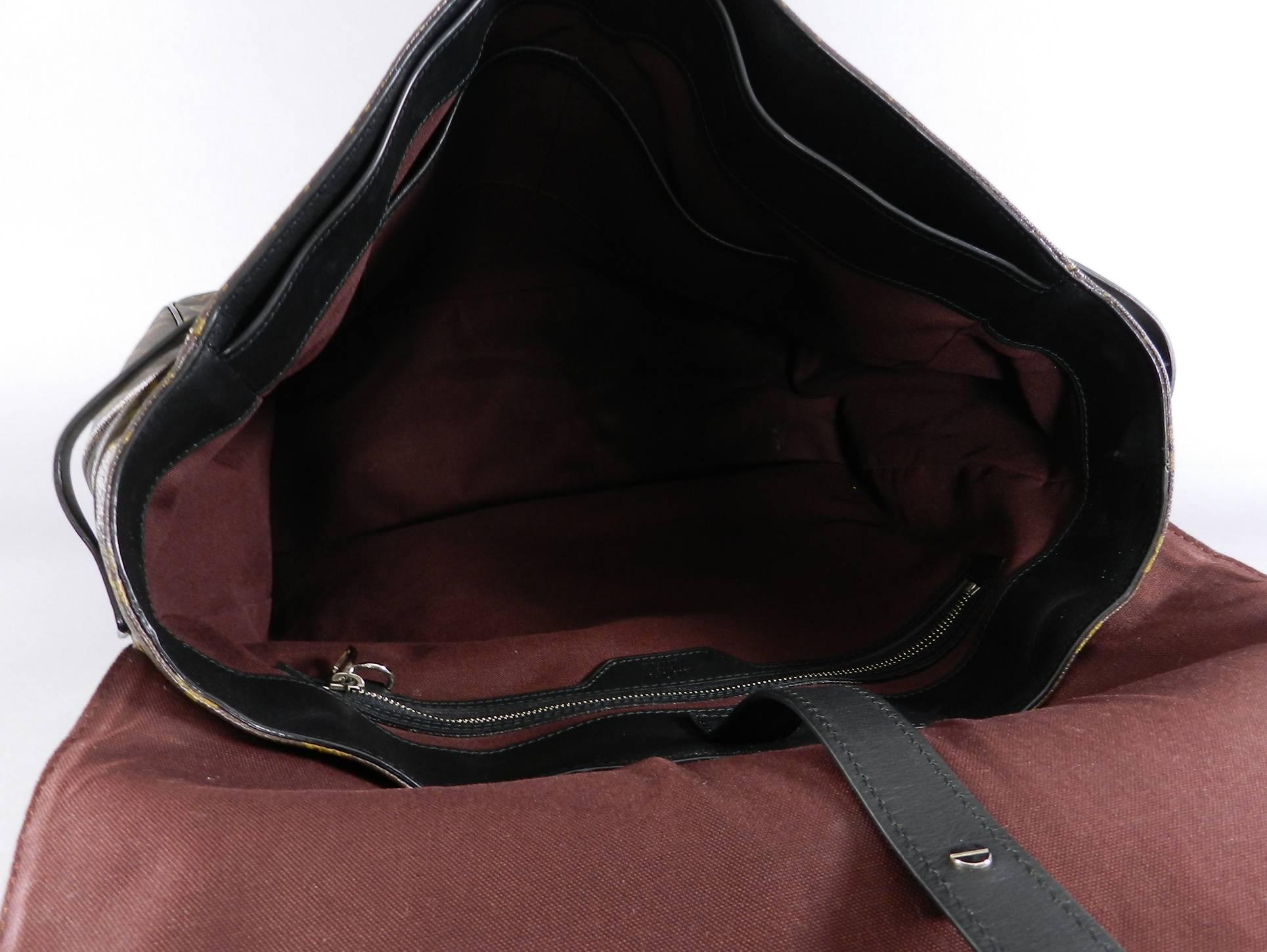 Louis Vuitton Fall 2010 Limited Edition Monogram Madagascar Messenger Bag In Excellent Condition In Toronto, ON