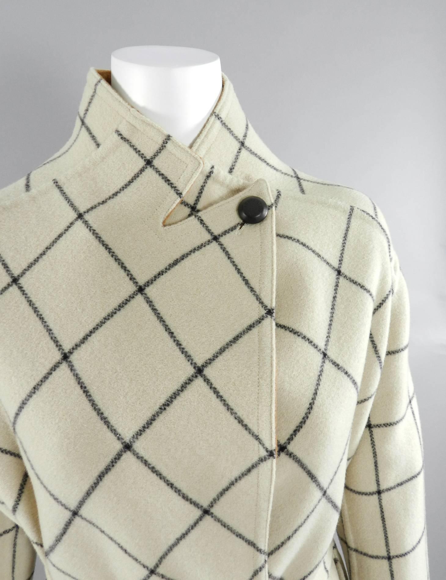 Louis vuitton Fall 2014 Reversible Ivory and Caramel Wool Coat In Excellent Condition In Toronto, ON