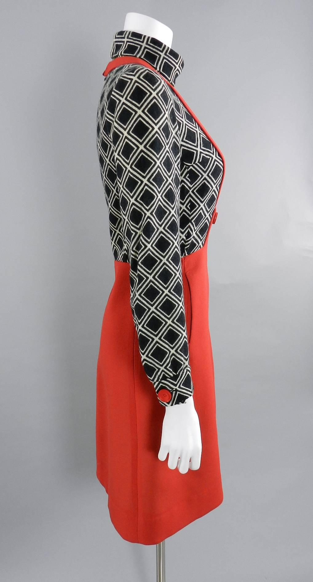 Vintage 1960's Antonio Castillo Graphic Mod Red and Black Dress In Excellent Condition In Toronto, ON