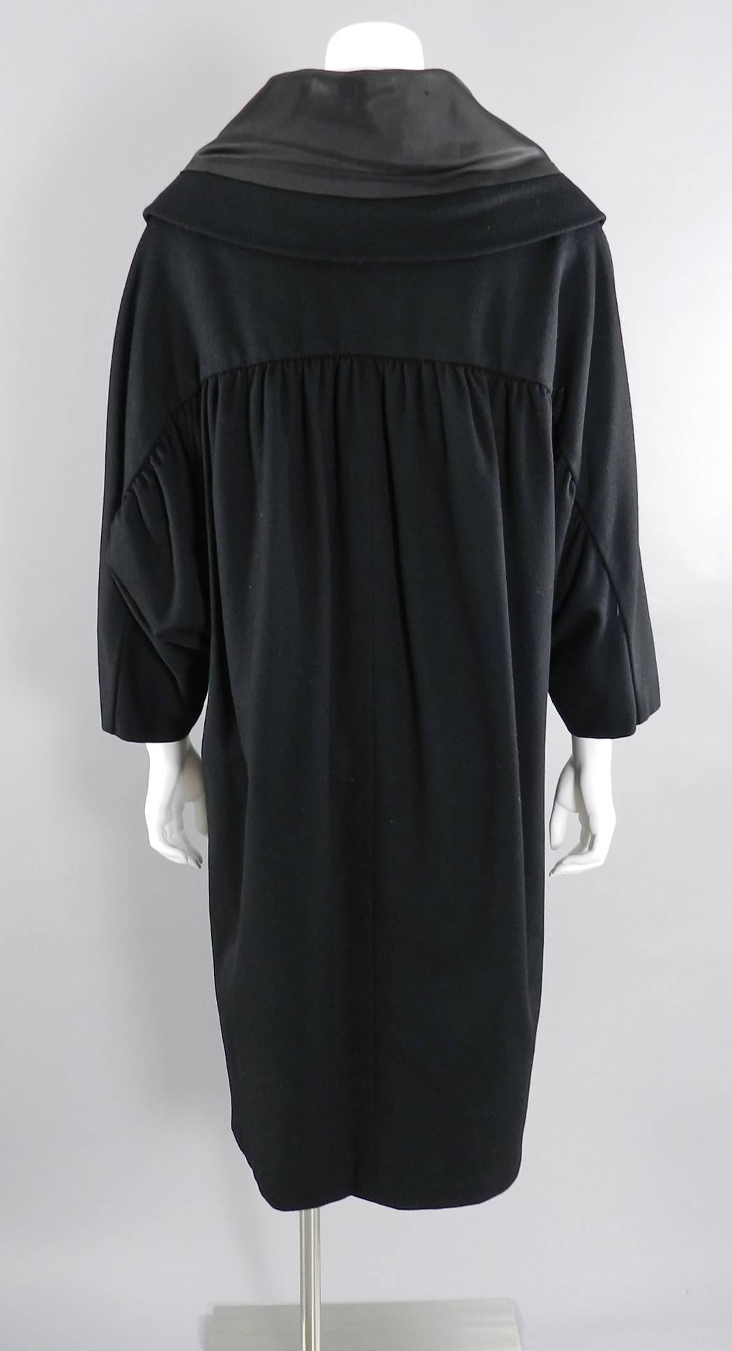 Vintage 1950's Norman Hartnell Black Wool Coat In Excellent Condition In Toronto, ON