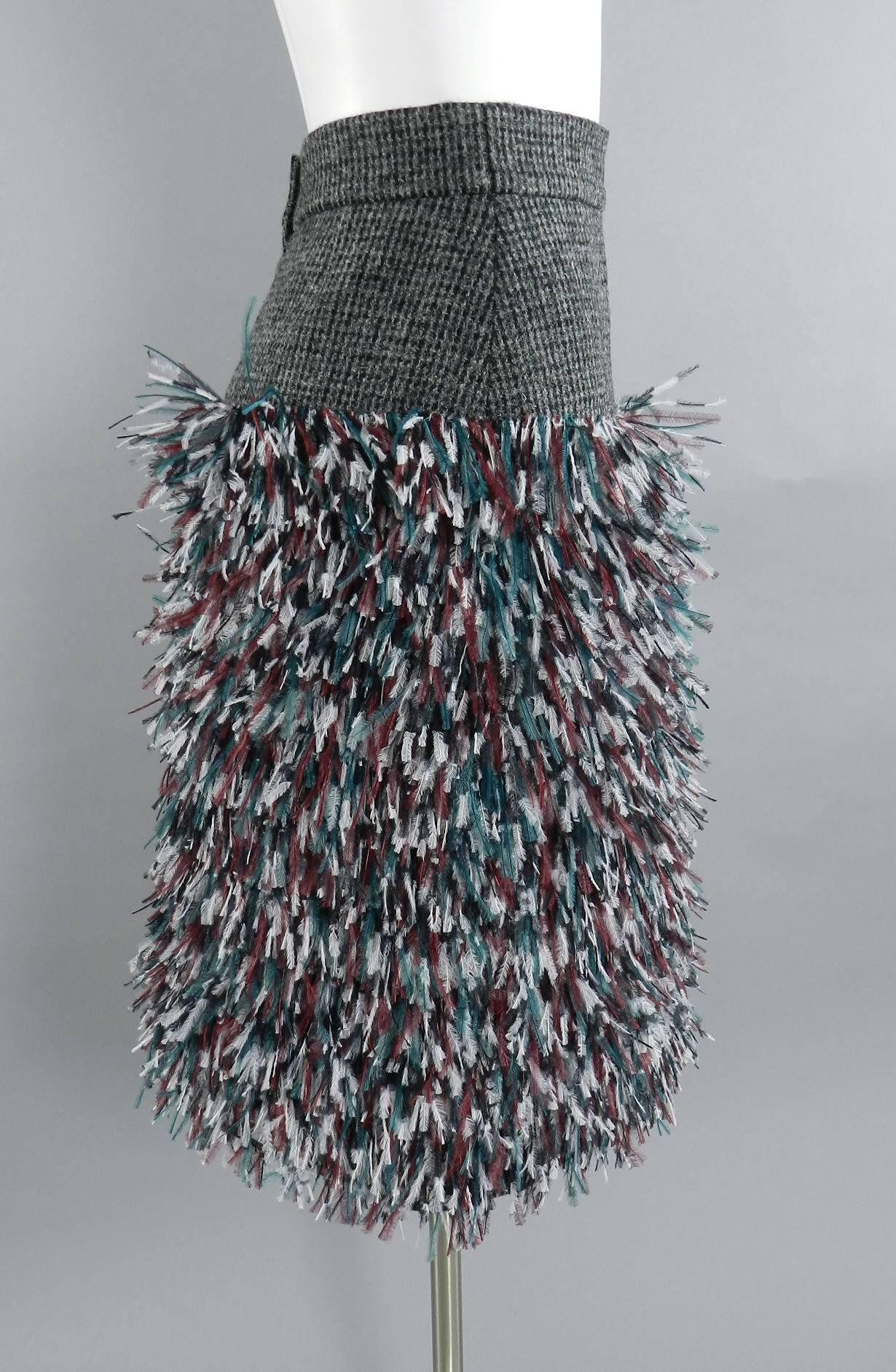 Chanel 13A Edinburg Grey Wool and Ostrich Feather Runway Skirt In Excellent Condition In Toronto, ON