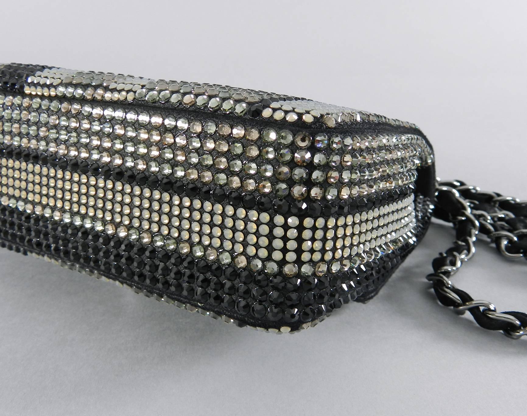 Chanel Limited Edition Strass bag - Classic Flap Mini 3