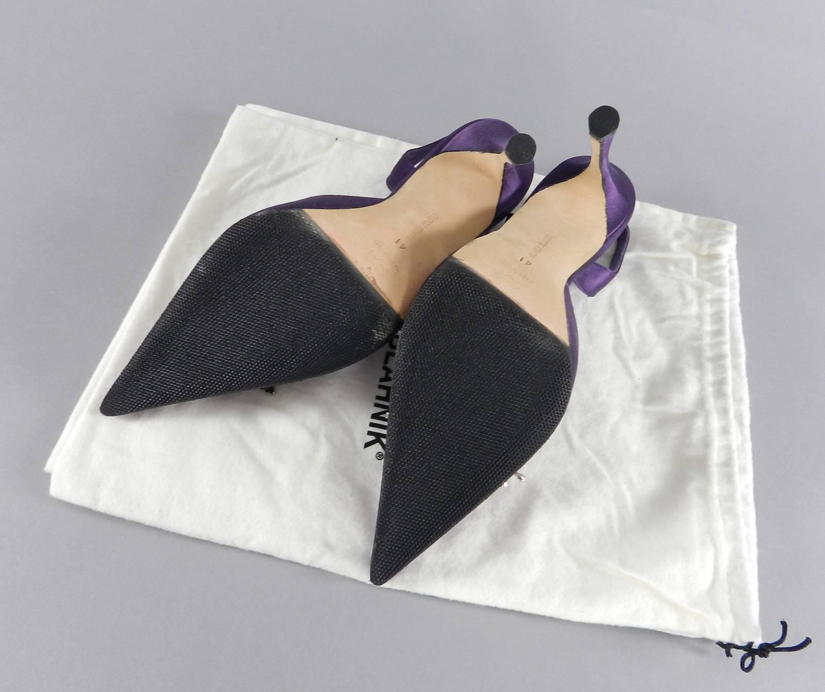 Manolo Blahnik Royal Purple Silk Satin and Rhinestone Shoes In New Condition In Toronto, ON