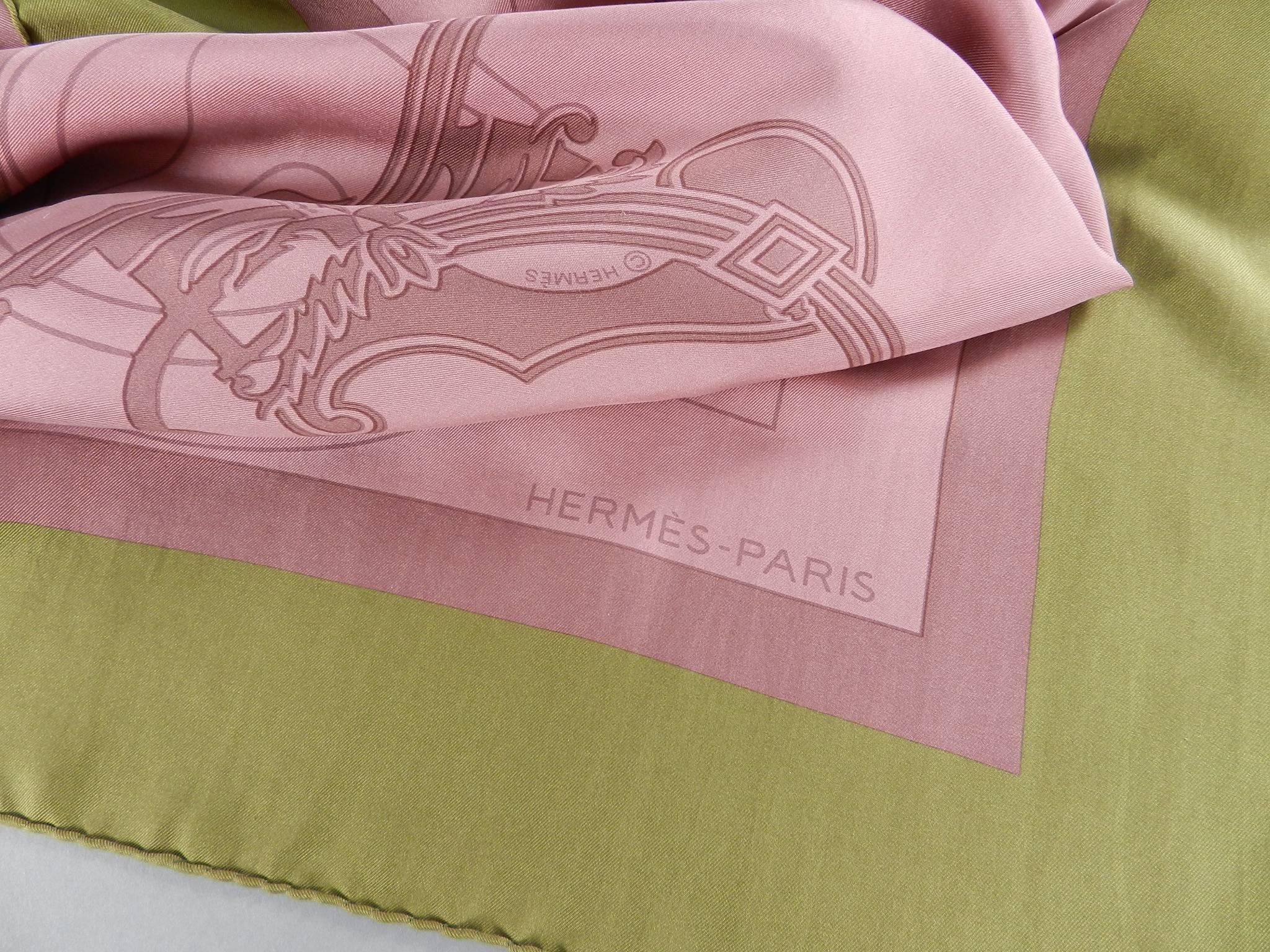 HERMES silk twill Ex Libris Carriage 140 cm shawl / wrap In Excellent Condition In Toronto, ON