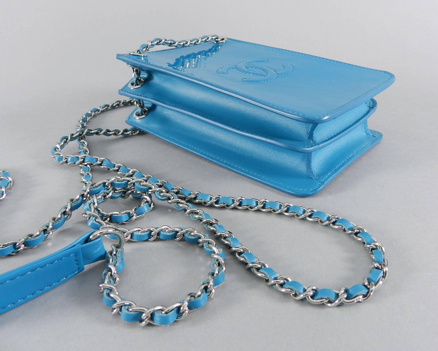 chanel phone case crossbody