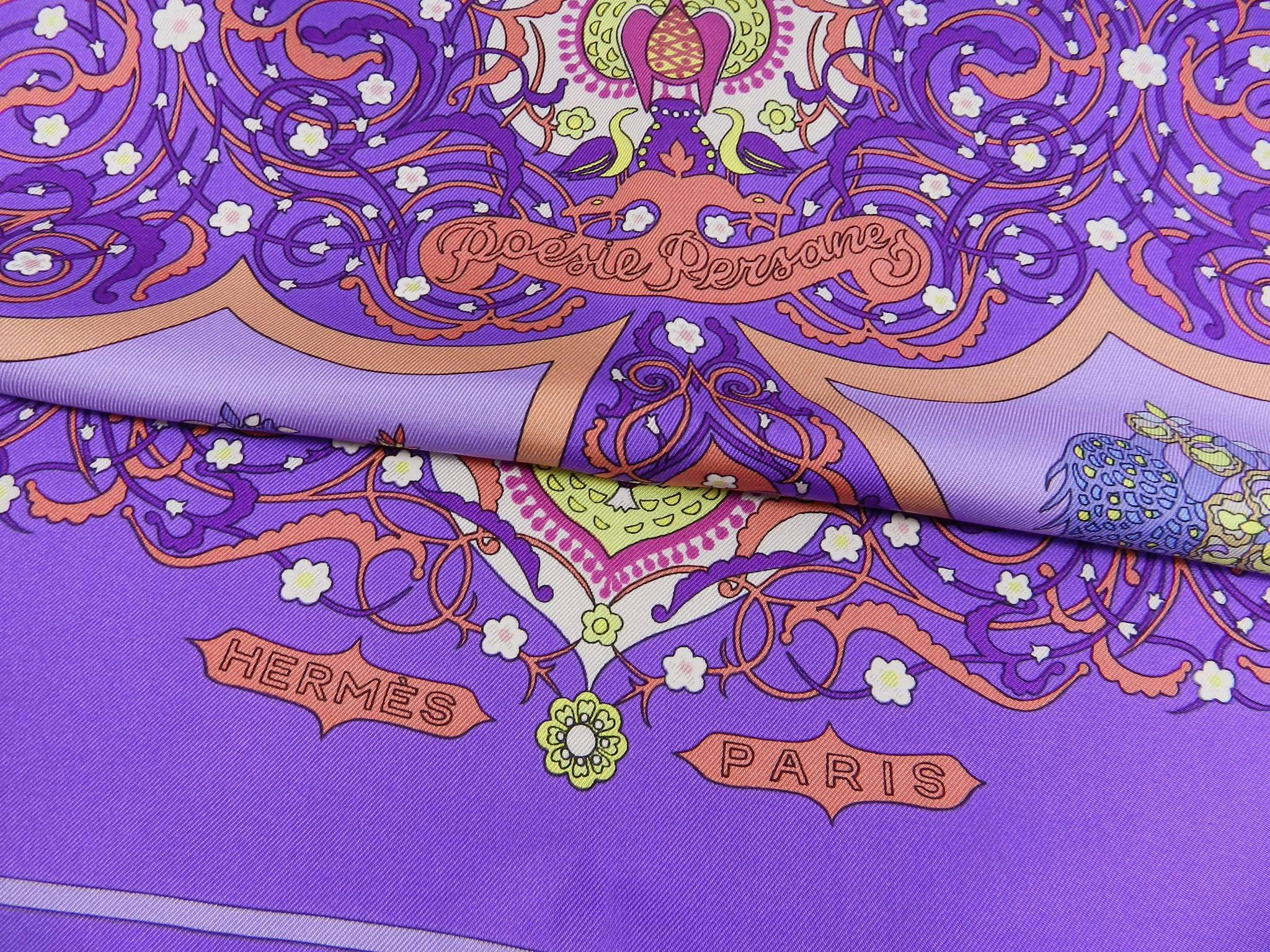 Hermes Poesie Persane - Violet Purple silk twill 90 cm scarf In Excellent Condition In Toronto, ON