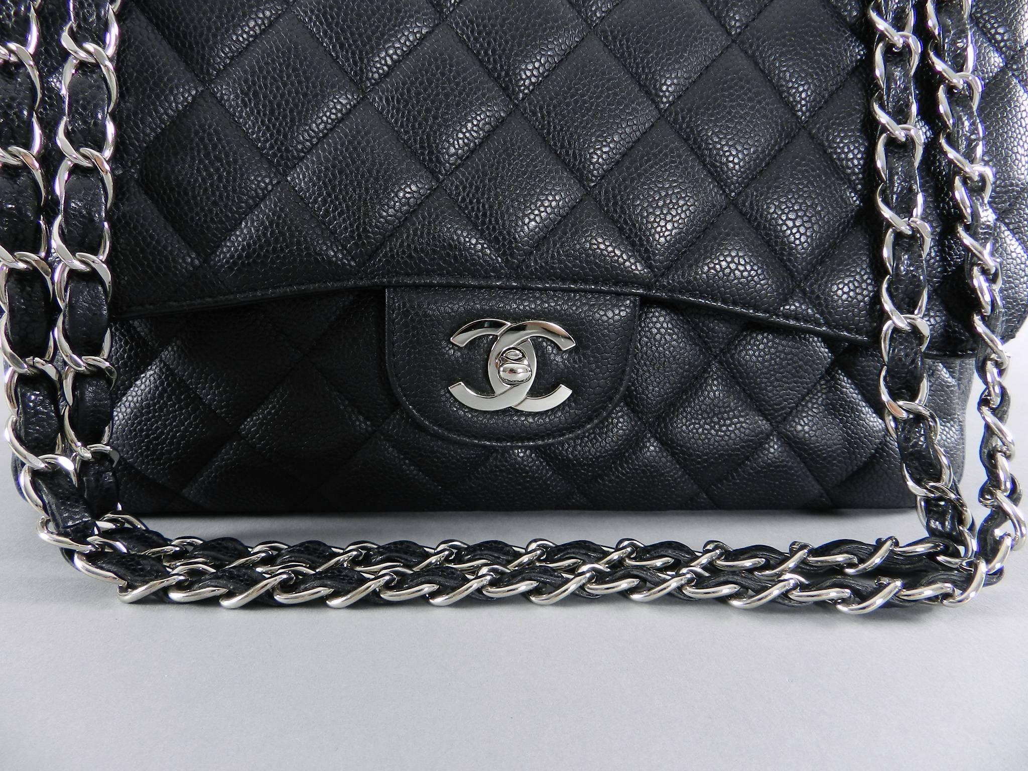 Chanel Caviar single flap Jumbo Classic Flap Bag with silver hardware  In Excellent Condition In Toronto, ON
