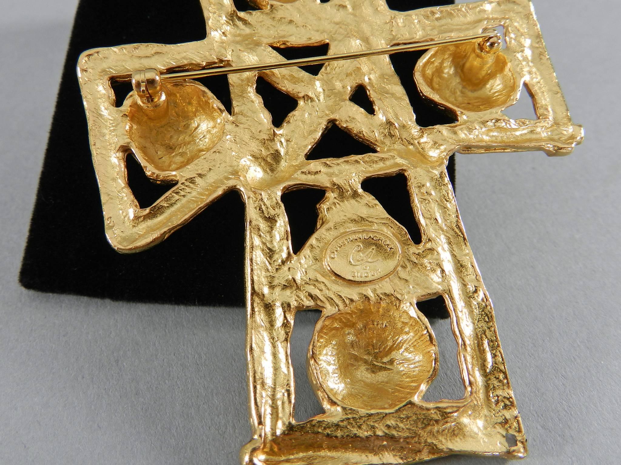 Vintage 1990's Christian Lacroix Large Matte Gold Cross Pin Pendant In Excellent Condition In Toronto, ON