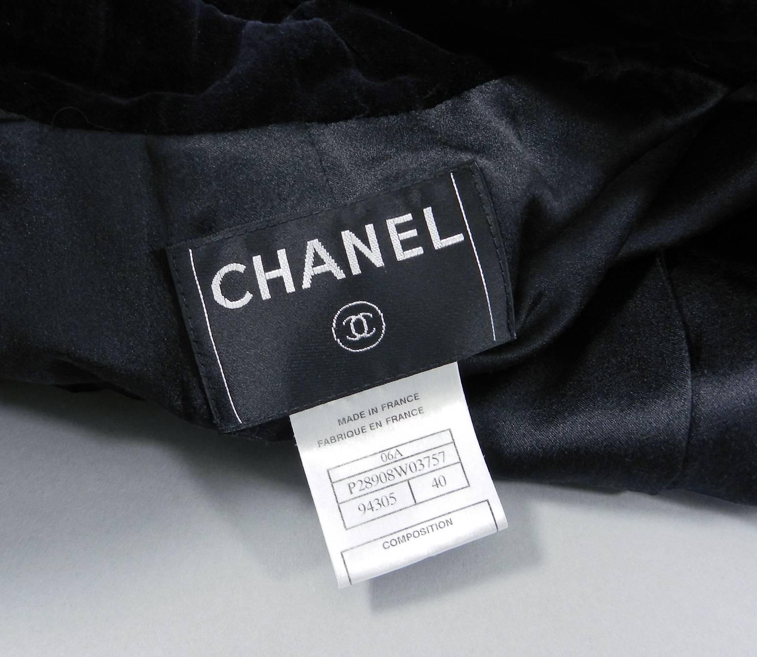 Chanel 06A black Crop Quilted Jacket with Velvet Collar 1