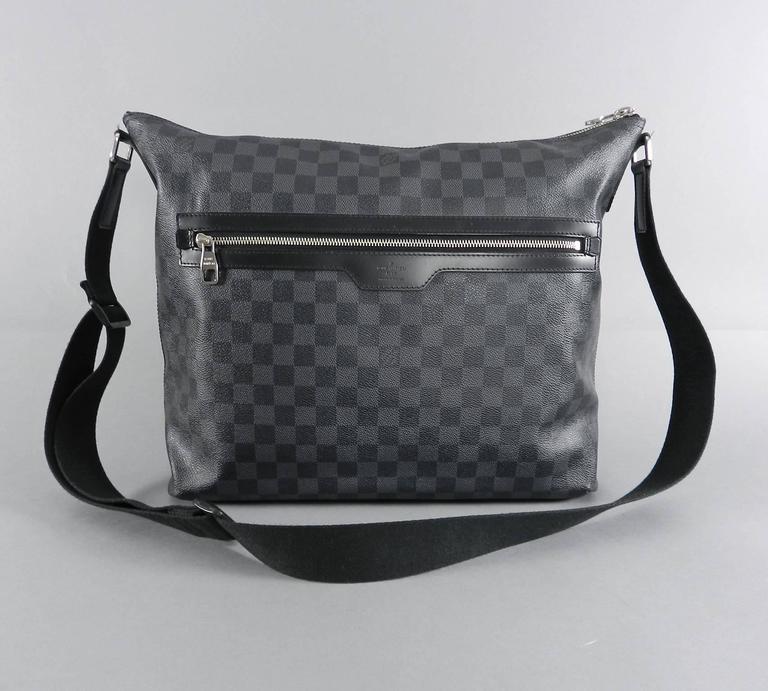 Louis Vuitton Damier Graphite Mick Gm Messenger Bag At 1stdibs Louis Vuitton Damier Graphite Mick Gm Messenger Bag Excellent Pre Owned Clean Interior