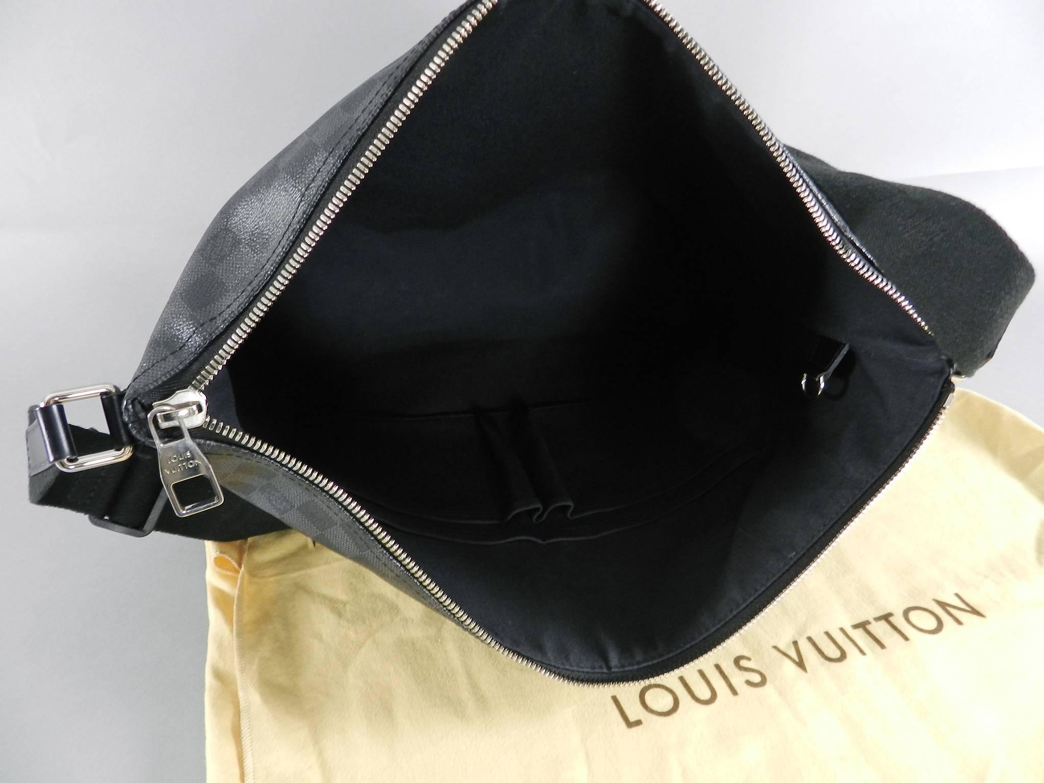 Louis Vuitton Damier graphite Mick GM messenger bag 2