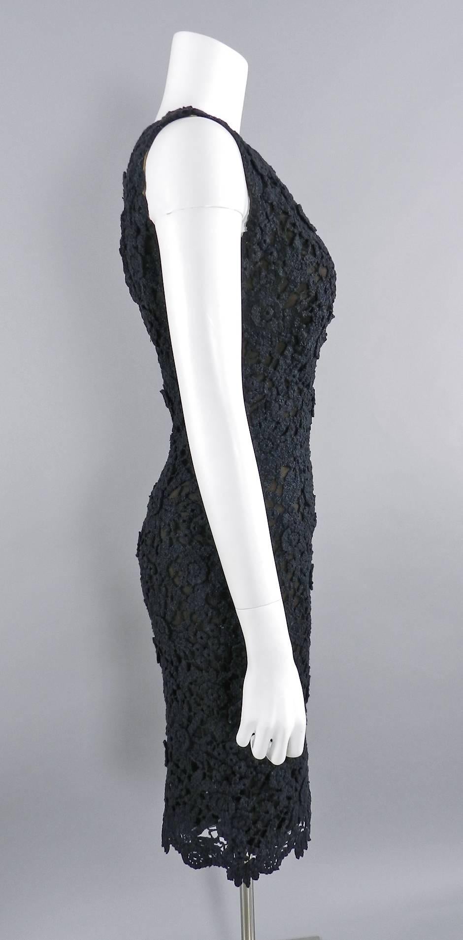 Pierre Balmain Haute Couture by Oscar de La Renta Black Lace Dress 1990's In Excellent Condition In Toronto, ON