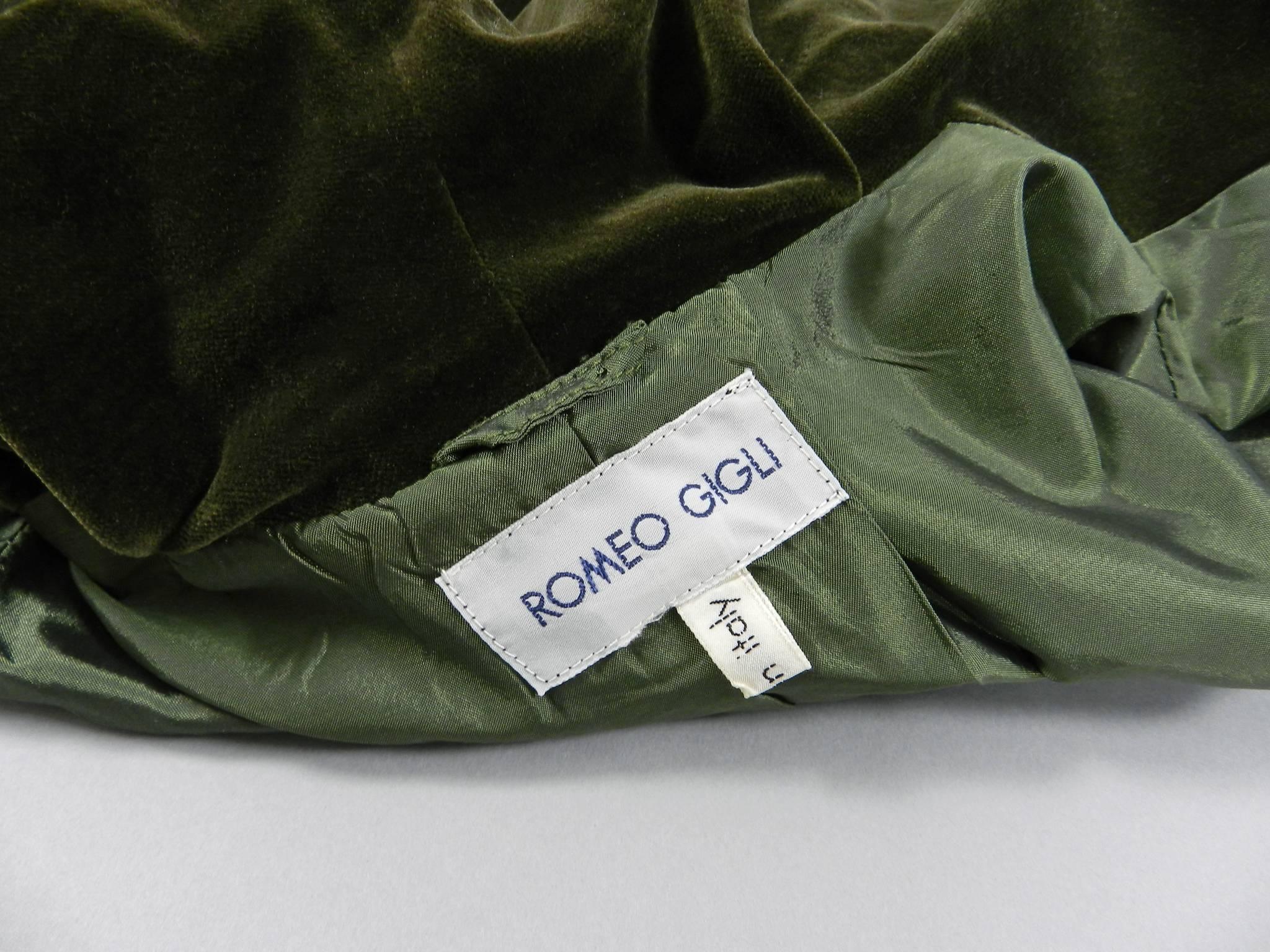 Romeo Gigli Vintage 1989 Olive Green Velvet Jacket Coat In Excellent Condition In Toronto, ON