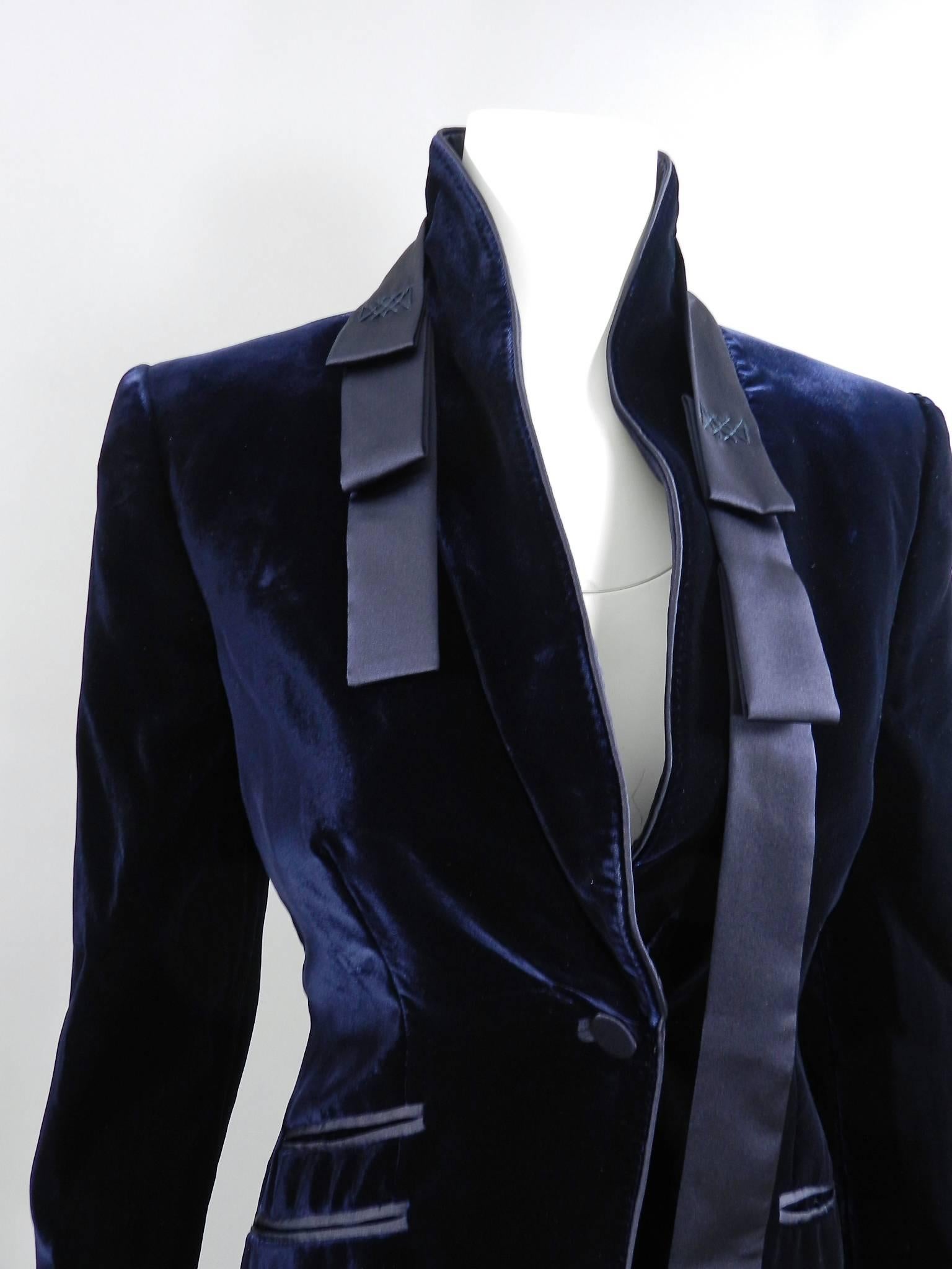 Gucci Midnight Navy Blue Velvet Blazer Jacket with Sash.  Photo from the same all blue runway collection is included for inspiration even though it does not picture the exact jacket for sale. 100% rayon velvet, fastens at front with 1 covered