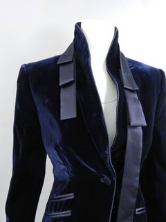 Gucci Midnight Navy Blue Velvet Blazer Jacket with Sash