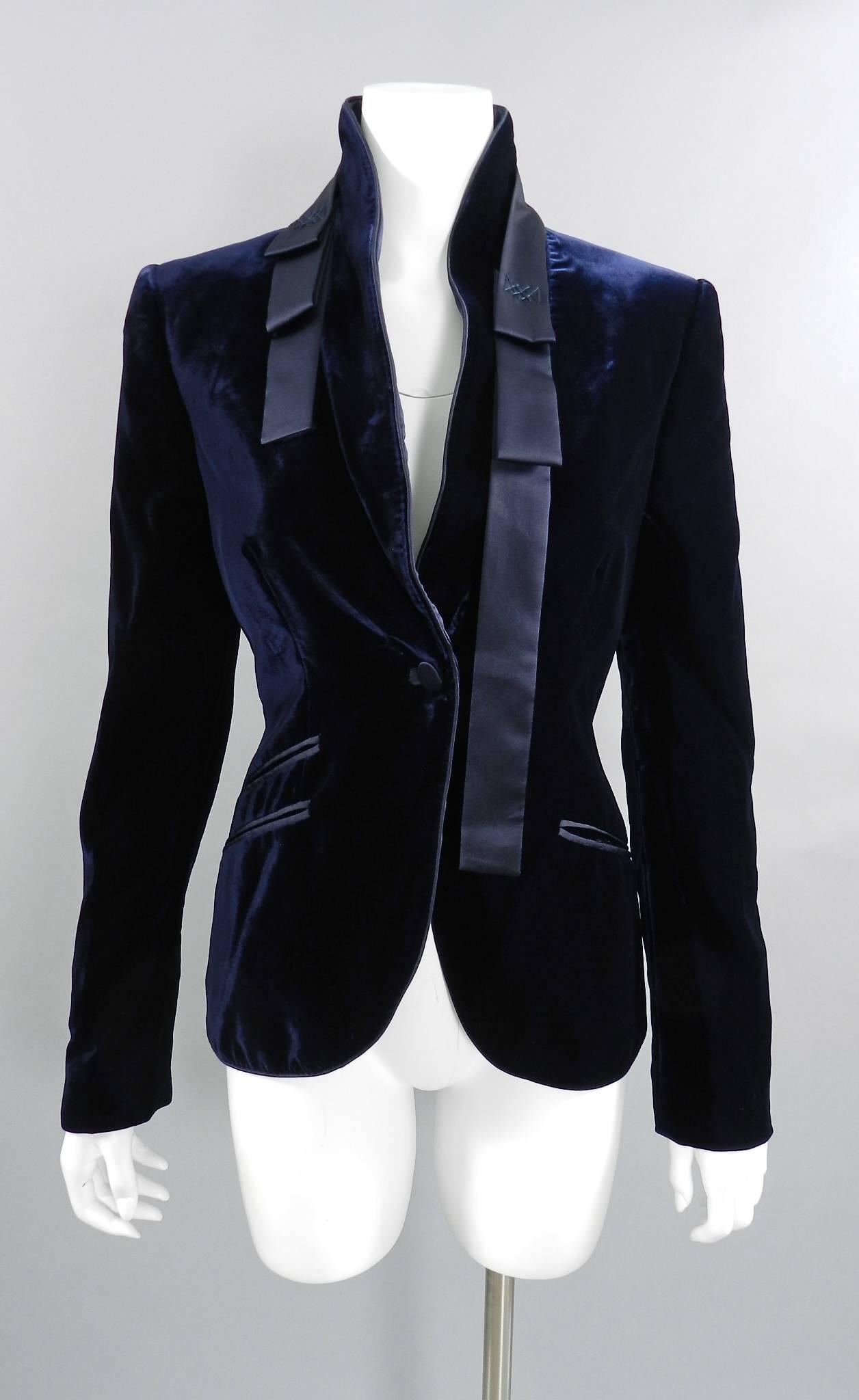 Gucci Midnight Navy Blue Velvet Blazer Jacket with Sash 2