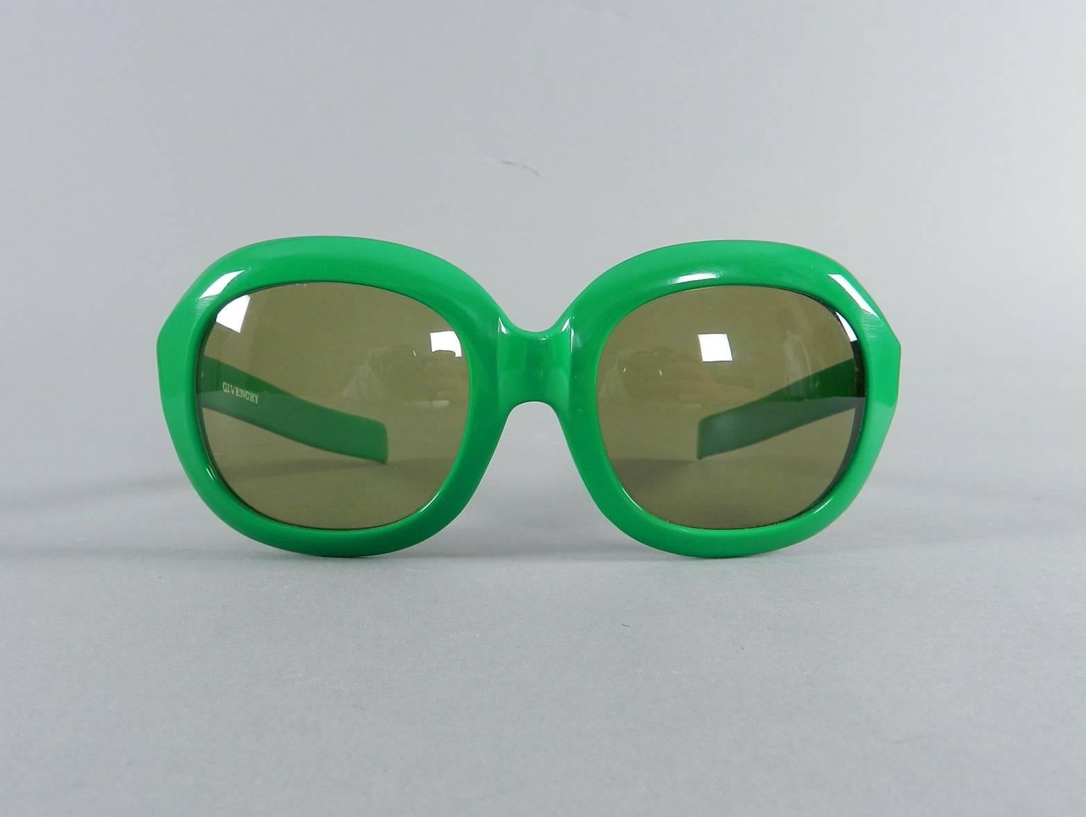 Vintage 1970's Givenchy Green Oversized Sunglasses In Excellent Condition In Toronto, ON