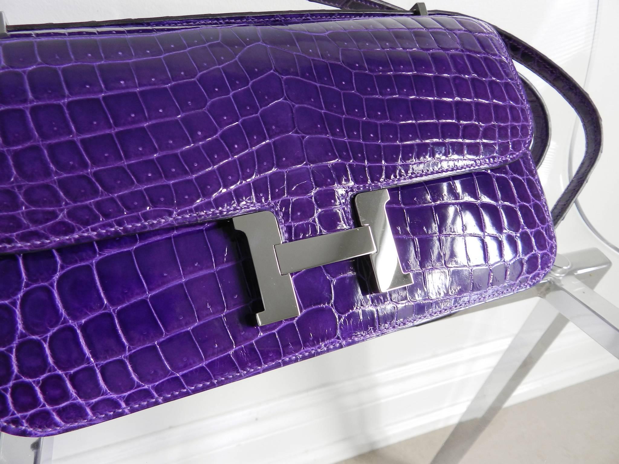 Hermes Constance Elan Ultraviolet Glazed Niloticus Crocodile Bag In Excellent Condition In Toronto, ON