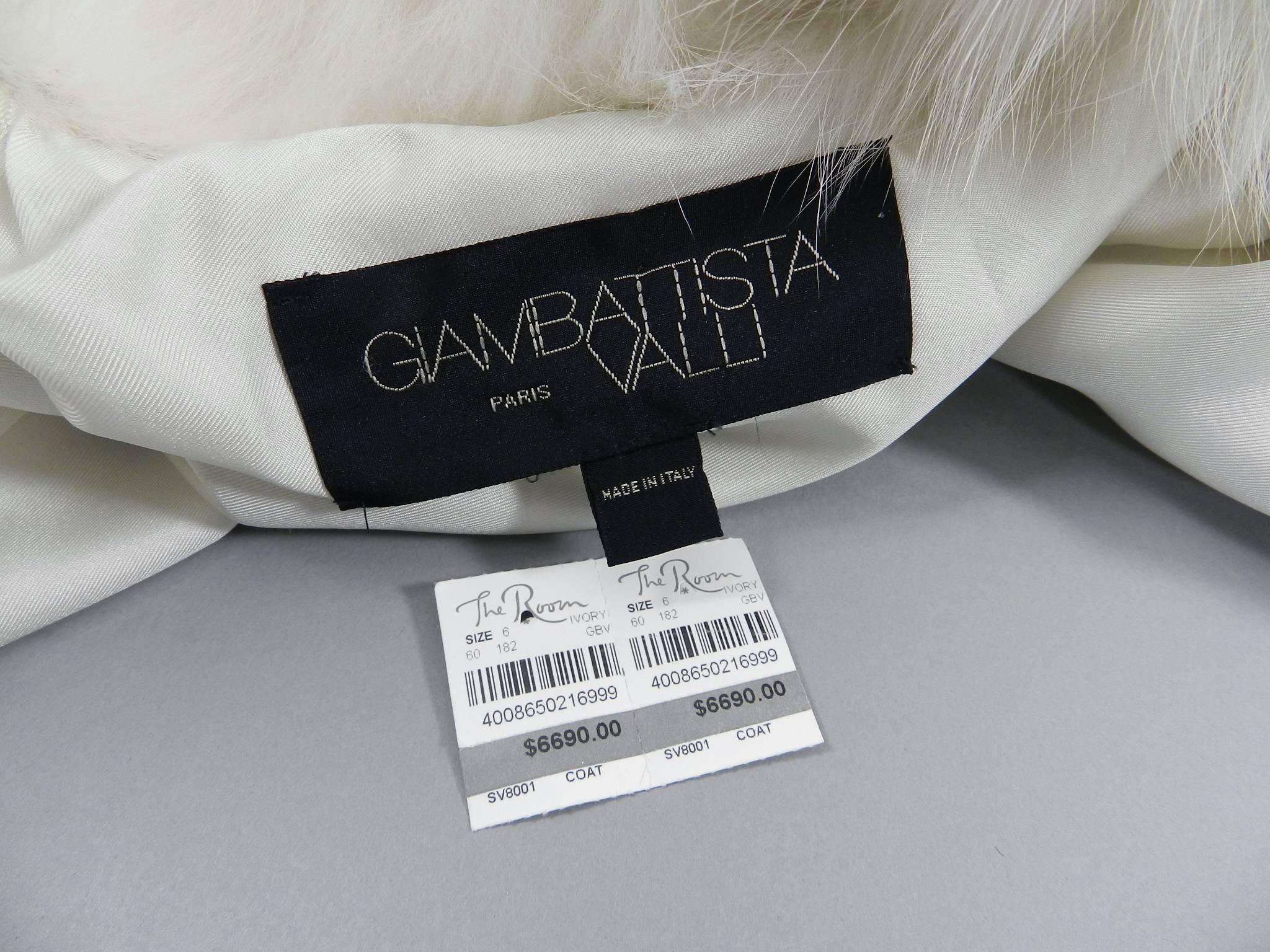 Giambattista Vali Winter White Parka Coat with Fox Fur Trim In Excellent Condition In Toronto, ON