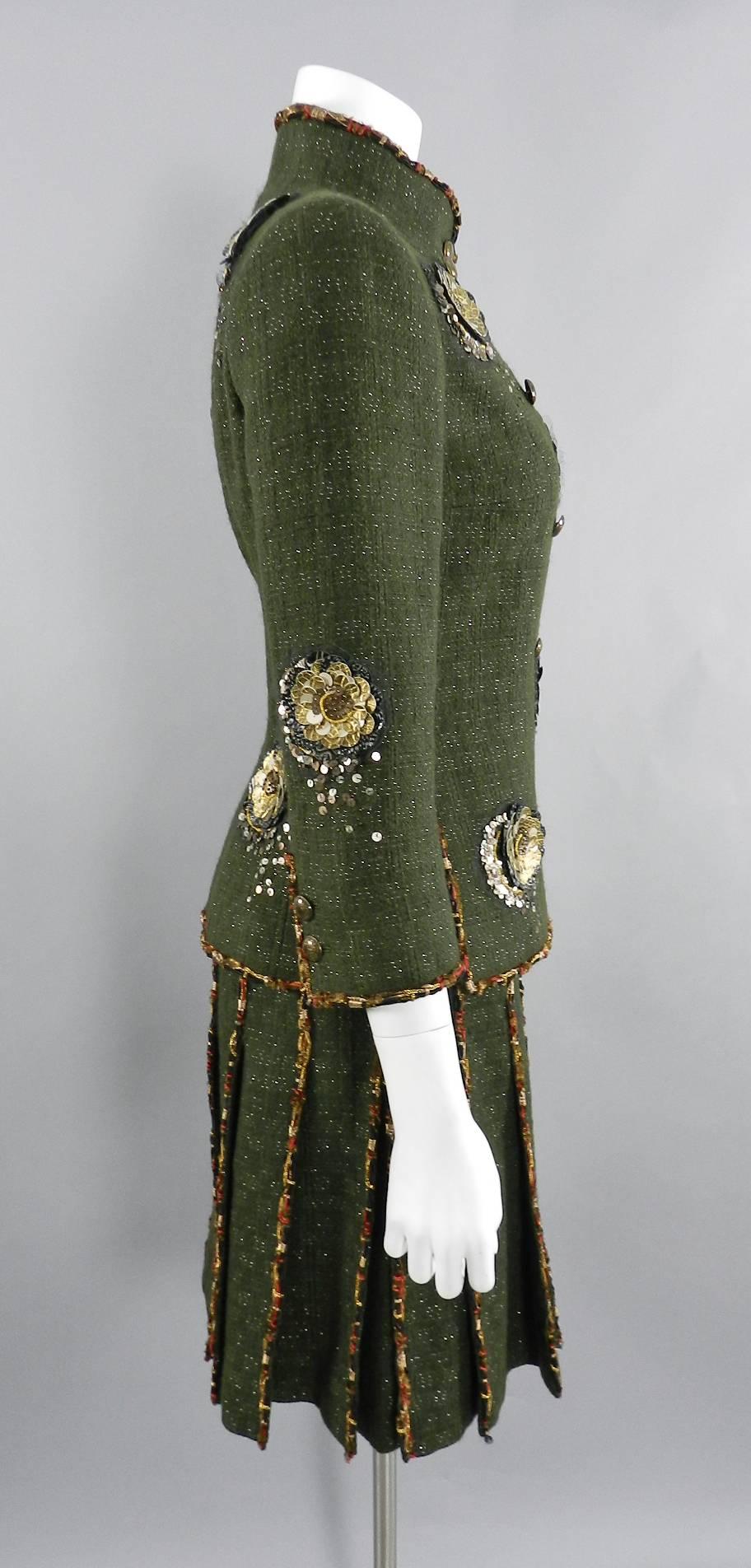 Chanel Pre-Fall 2010 Shanghai Runway Green skirt Suit with Gold Lesage Camelias In Excellent Condition In Toronto, ON