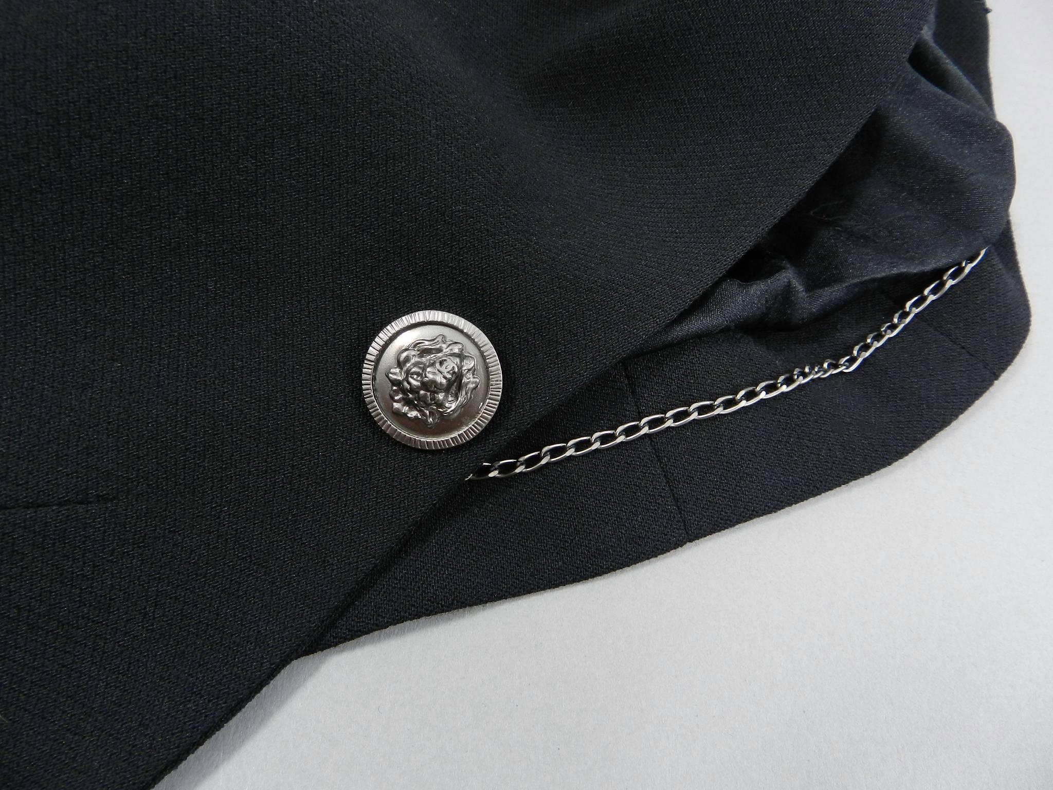 CHANEL 08A Fall 2008 Classic Black Wool Blazer Jacket with Lion Button 3