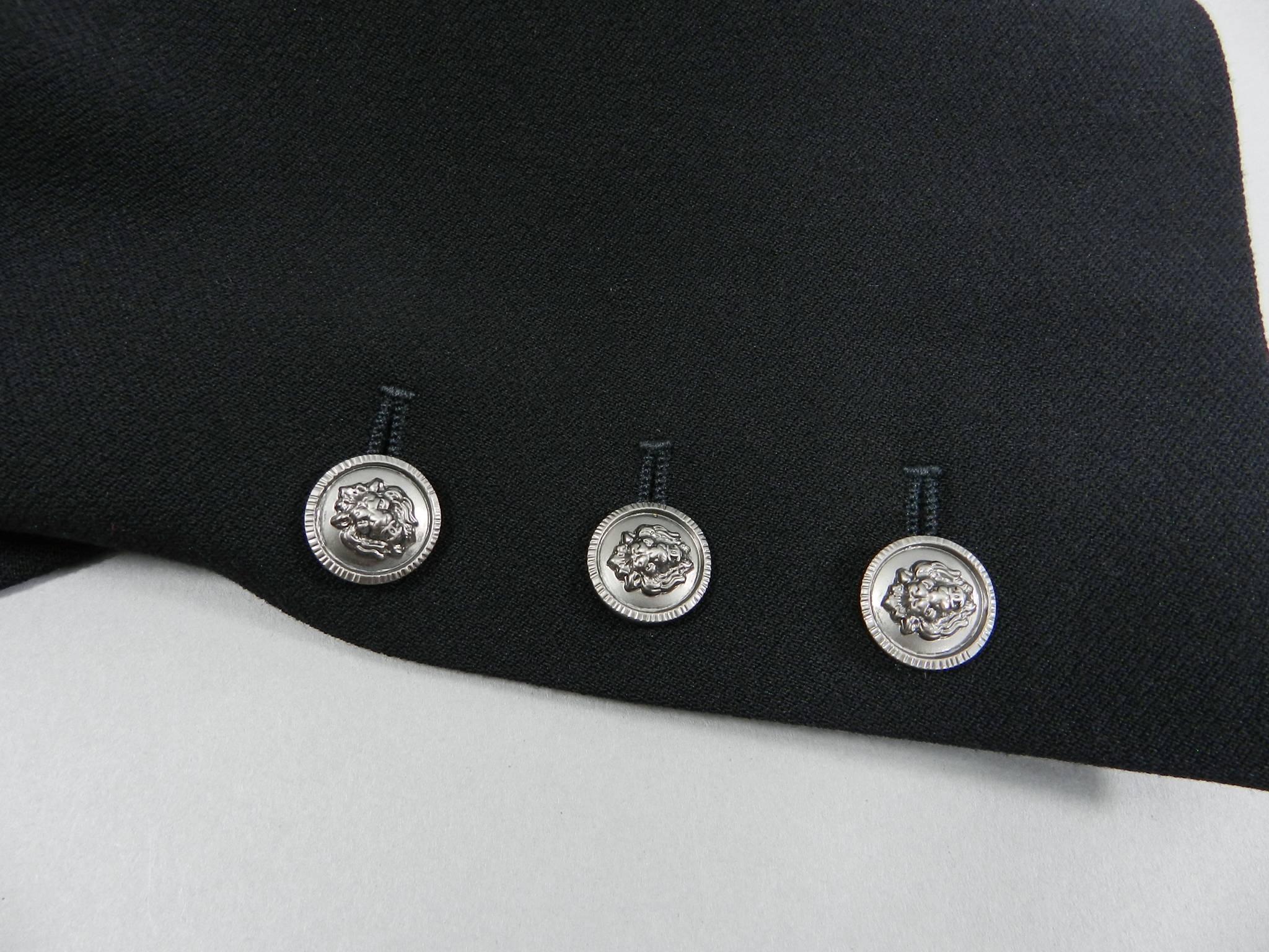 CHANEL 08A Fall 2008 Classic Black Wool Blazer Jacket with Lion Button 4