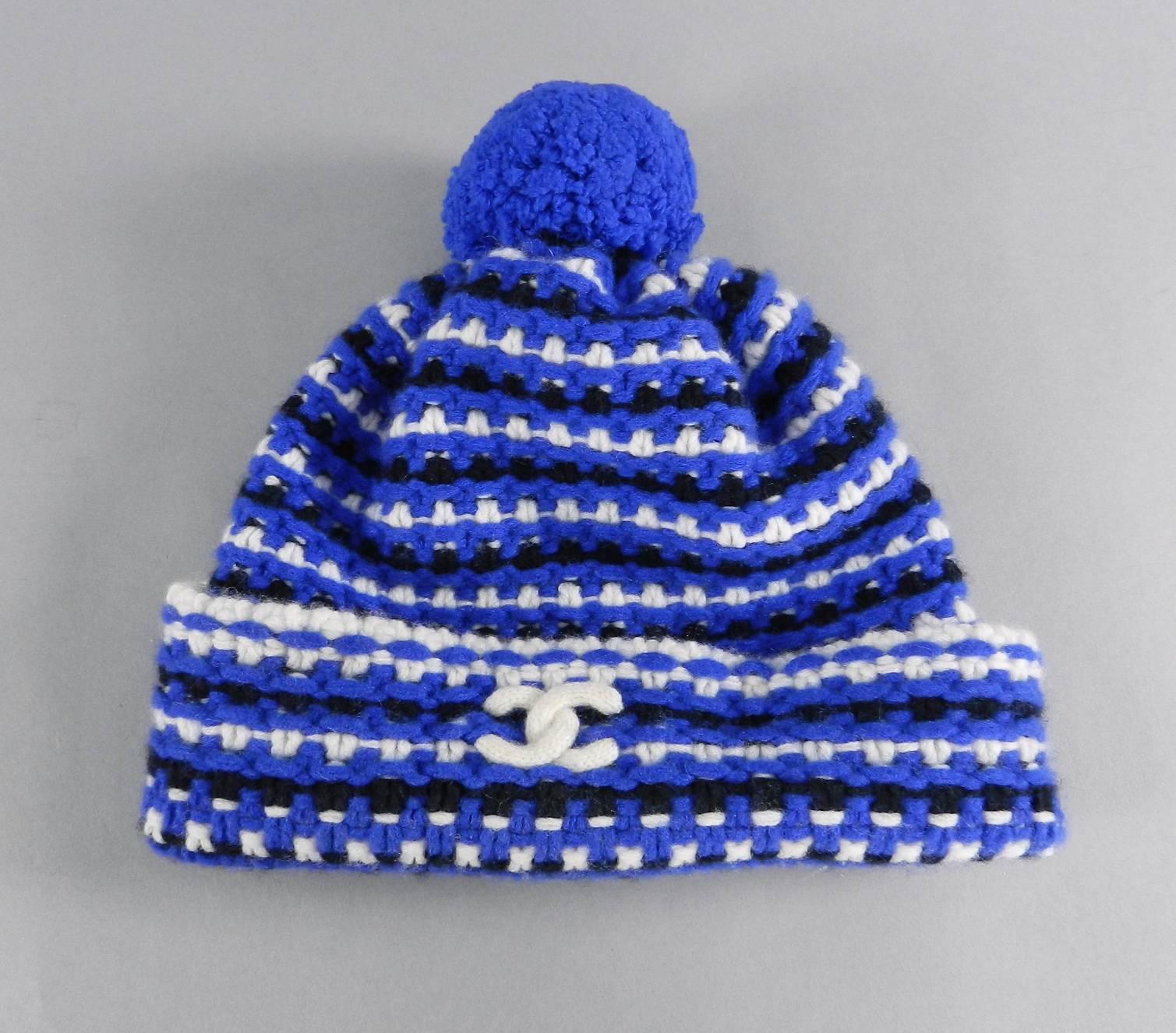 Chanel Fall 2014 Supermarket Blue and White Cashmere Knit Scarf Hat Gloves Set In Excellent Condition In Toronto, ON