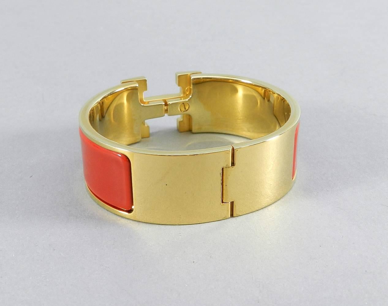 Hermes Red and Gold Clic Clac Bracelet PM In Excellent Condition In Toronto, ON