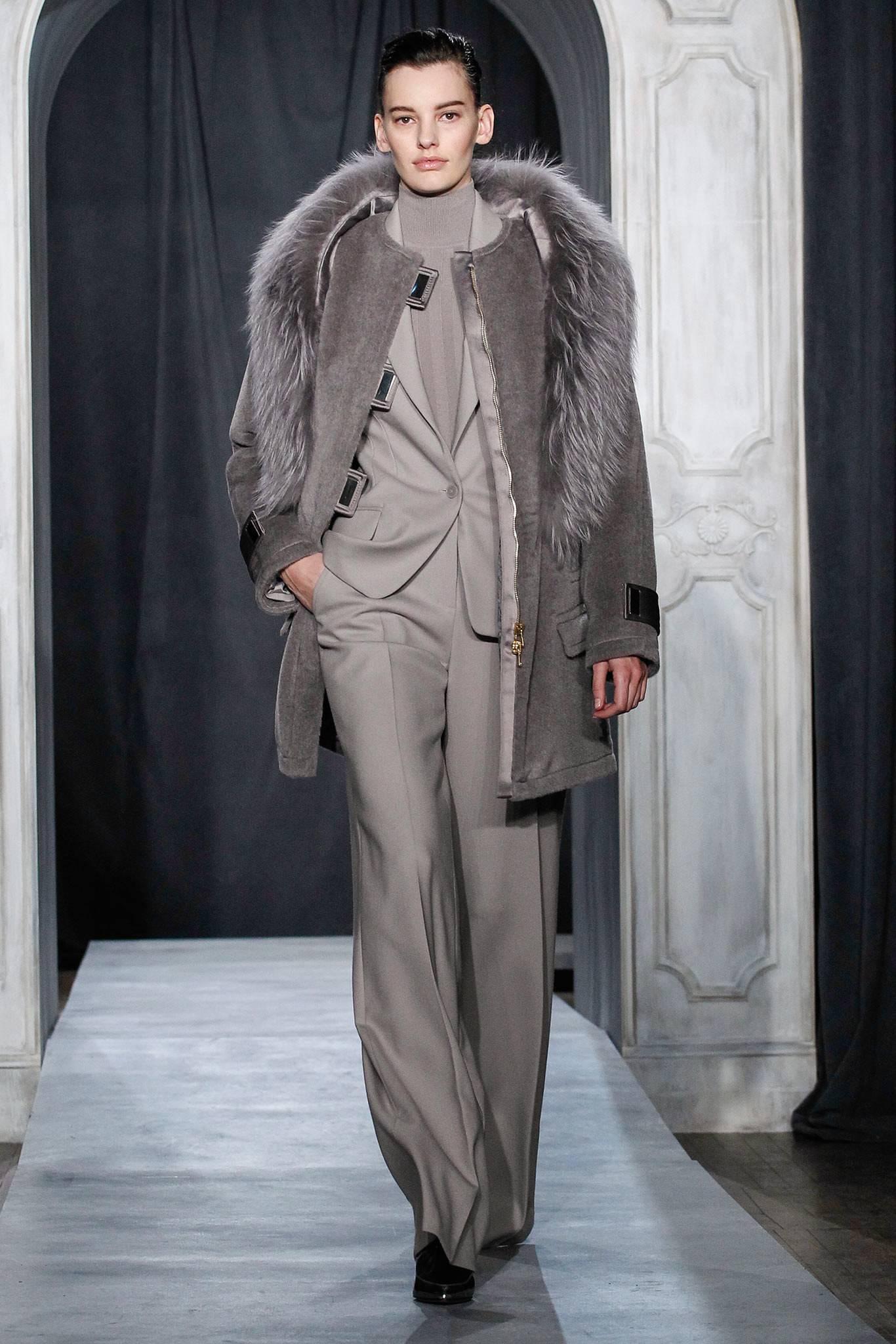 Jason Wu Grey Wool and Fur Trim Runway Coat In Excellent Condition In Toronto, ON