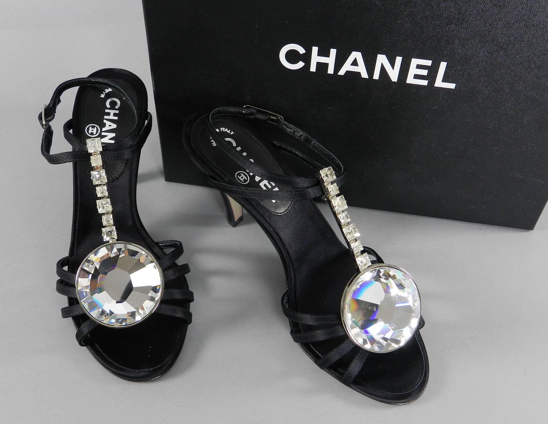 Chanel 05P Runway Evening Shoe with Huge Rhinestone Crystal In New Condition In Toronto, ON
