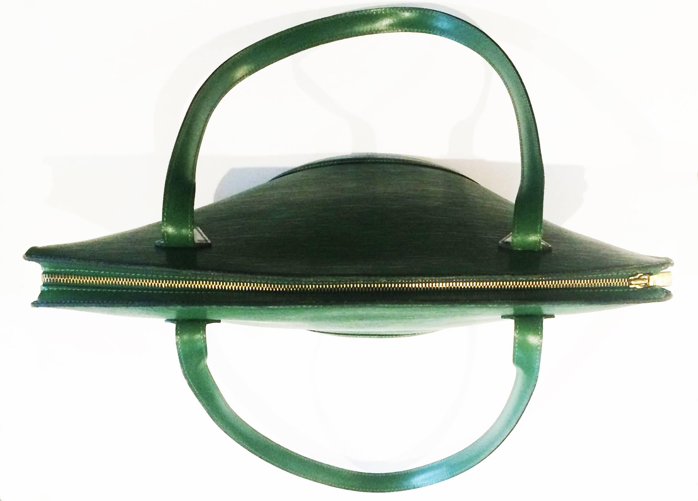 Large size Louis Vuitton (LV) Saint Jacques shopper in Green EPI Leather Borneo with Serial No. A21924, (representing “M.I. FRANCE, 12/94”). This is the Larger size St Jacques Bag “Shopper”, and dimensions are: width 17.5” / 44.5cm x height 30cm 