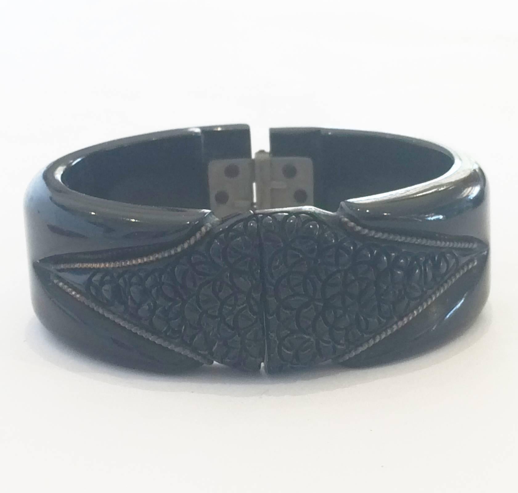 Women's Art Deco heavily carved Licorice black hinged bakelite clamper bracelet