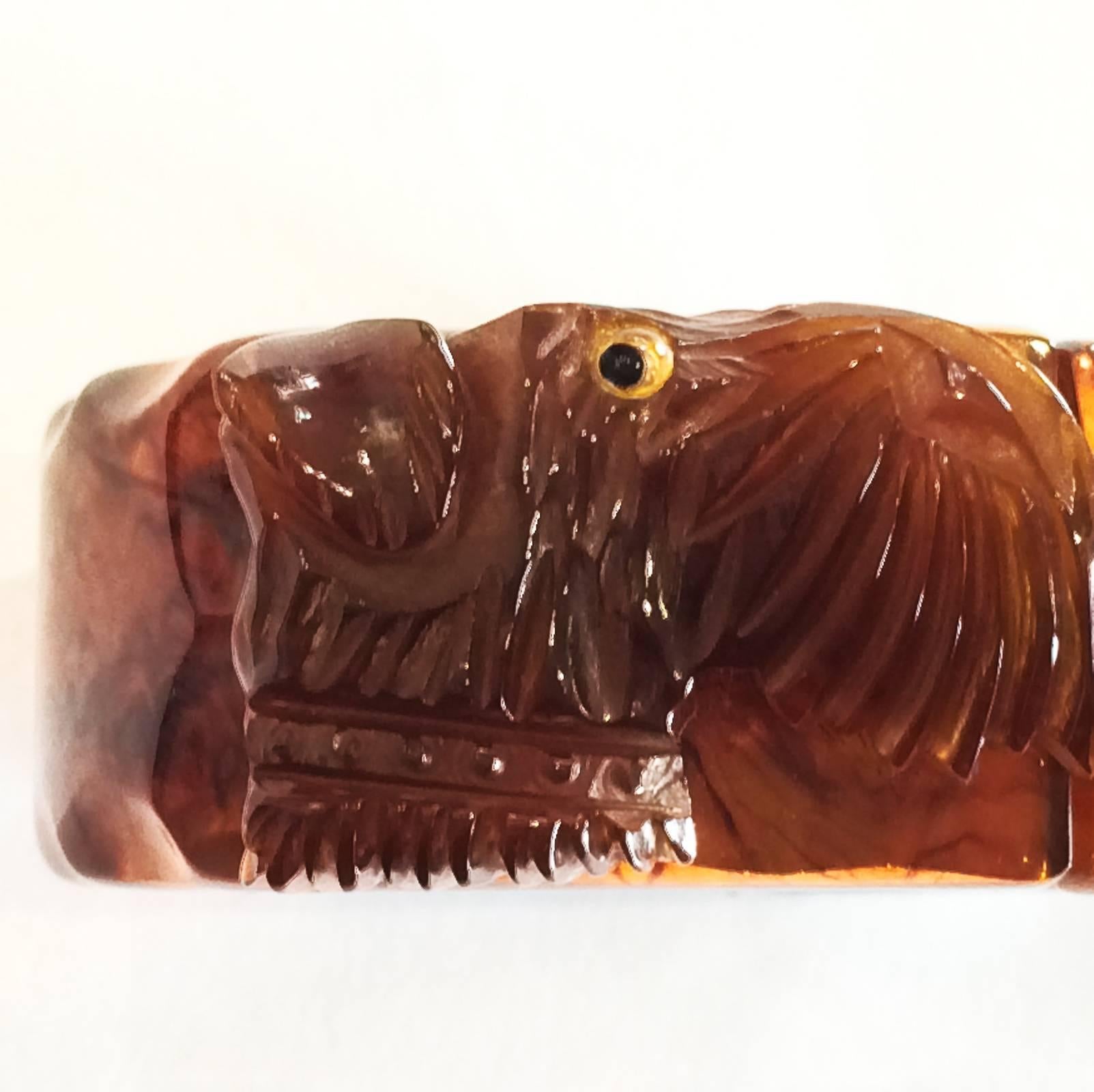 Rare Art Deco carved Terrier Dog bakelite bangle bracelet clamper In Excellent Condition In Daylesford, Victoria