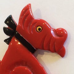Art Deco Red bakelite Scottie Dog Terrier brooch pin