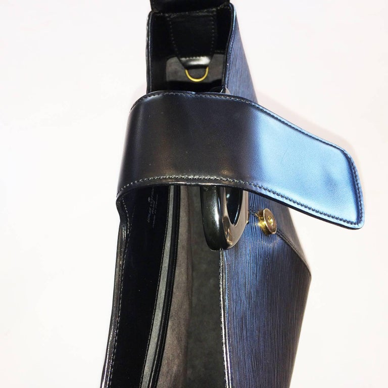 Louis Vuitton Black EPI Leather Reverie Handbag Shoulder bag at 1stdibs