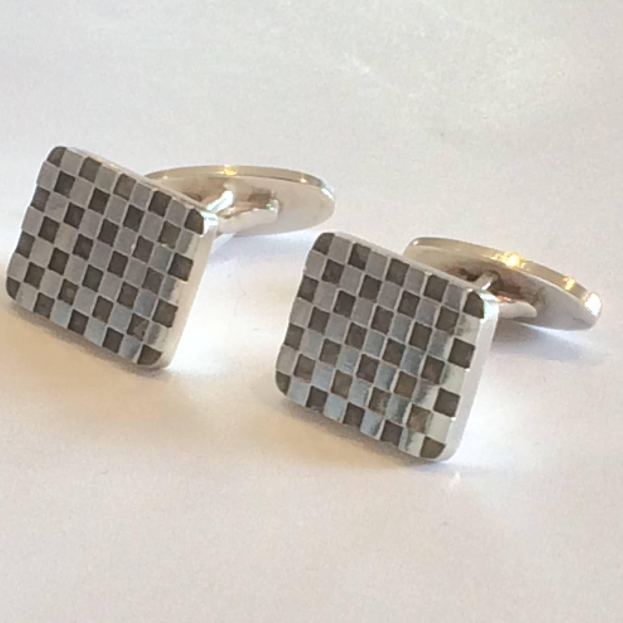 Pair of Georg Jensen cufflinks Design no. 113 by Flemming Eskildsen In Excellent Condition In Daylesford, Victoria