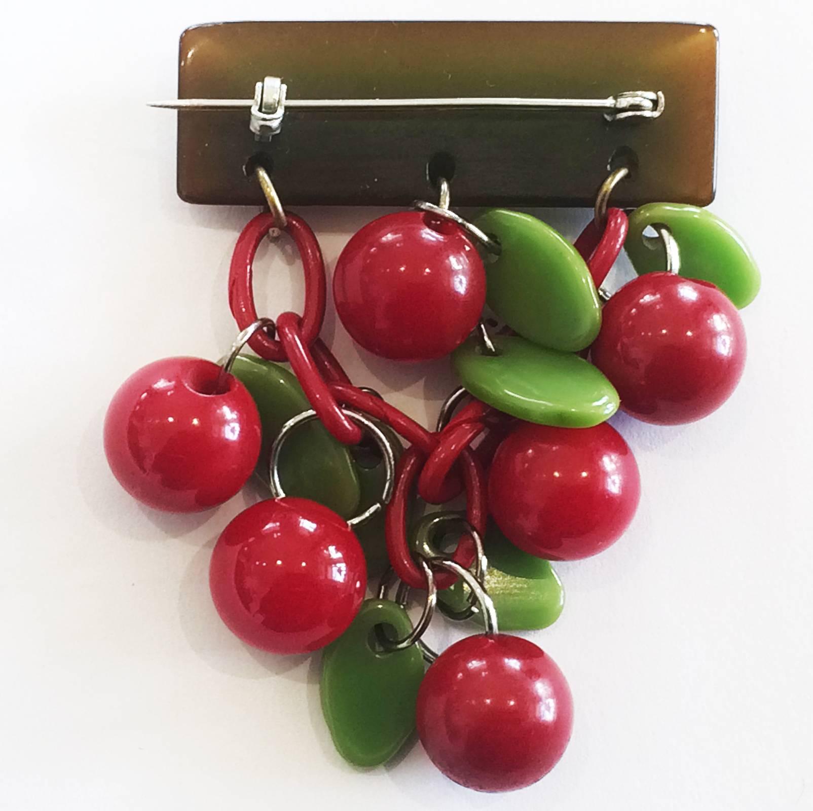 Original Art Deco Bakelite red Cherry Cherries  bar brooch pin In Excellent Condition In Daylesford, Victoria