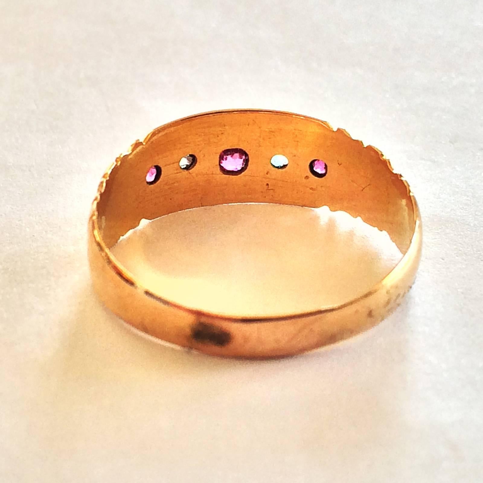 Art Deco ring in 15ct gold set with diamonds and rubies In Excellent Condition In Daylesford, Victoria