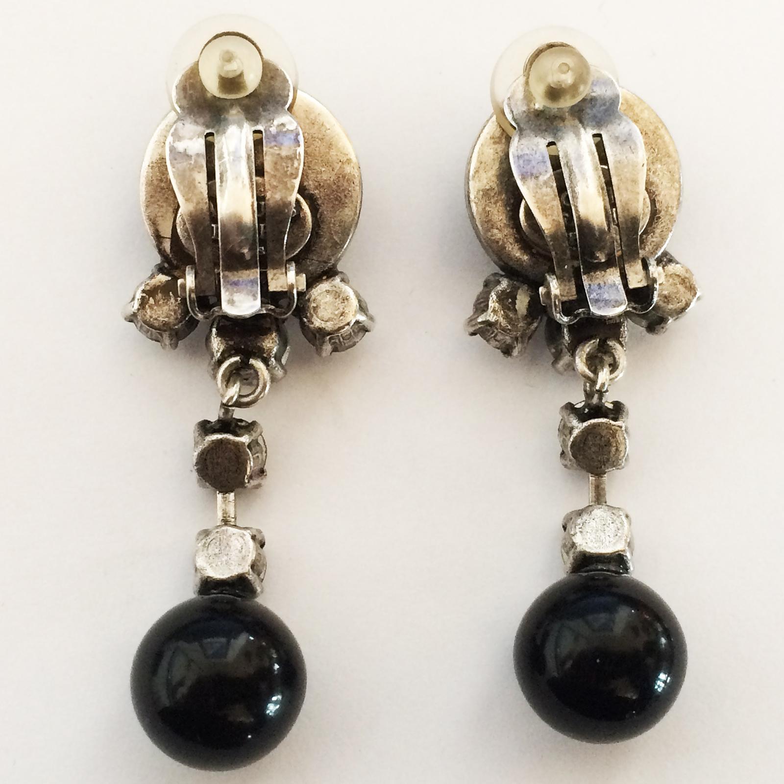 Modernist A Pair of Mid Century Onyx and Diamante earrngs by Jaques Fath For Sale