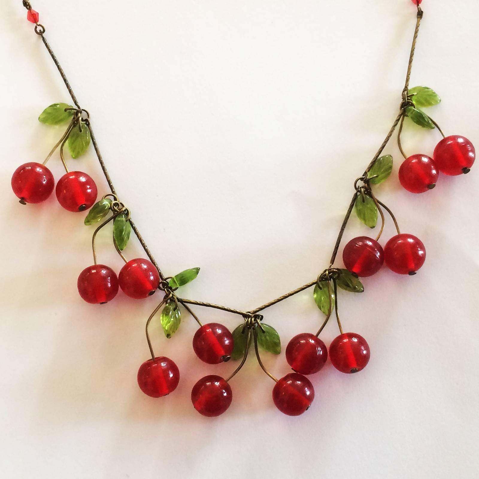 Art Deco Cherry and Leaf Necklace in Glass  In Excellent Condition In Daylesford, Victoria