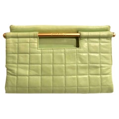 Bolso de asa superior acolchado Chanel verde menta de los años 90